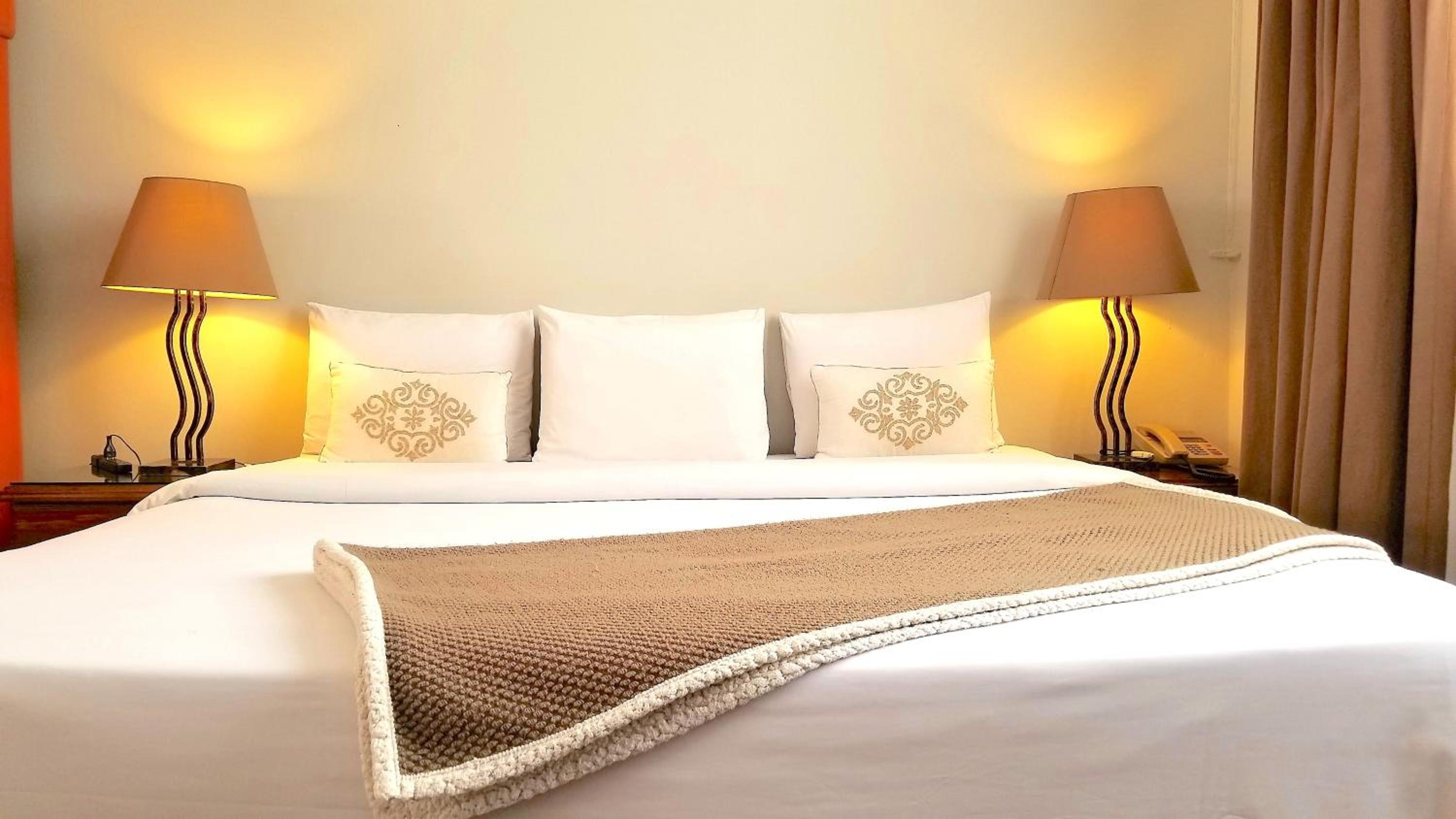 Deluxe Suite - Photo 23