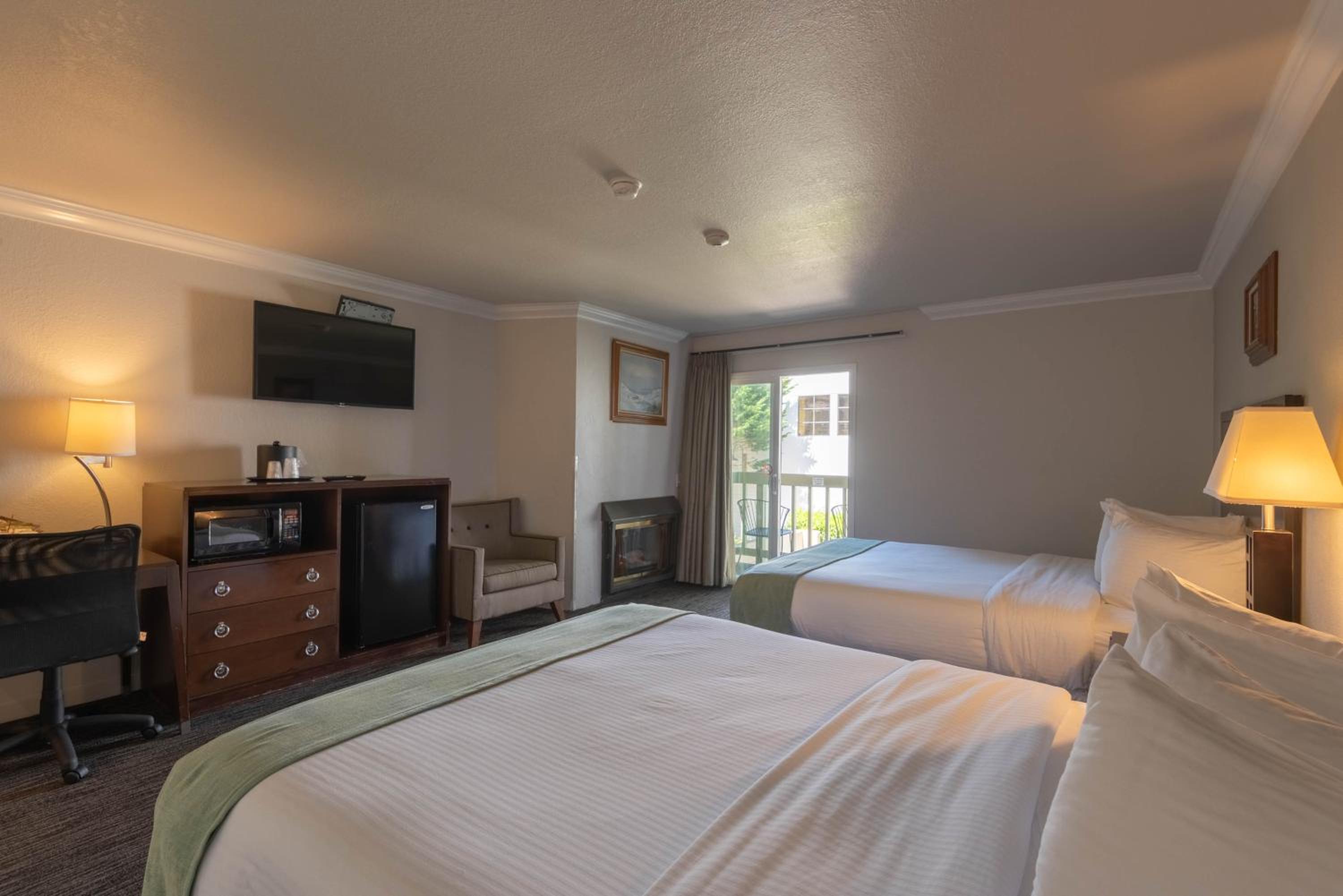 Two Queen Beds with Fireplace - Photo 2