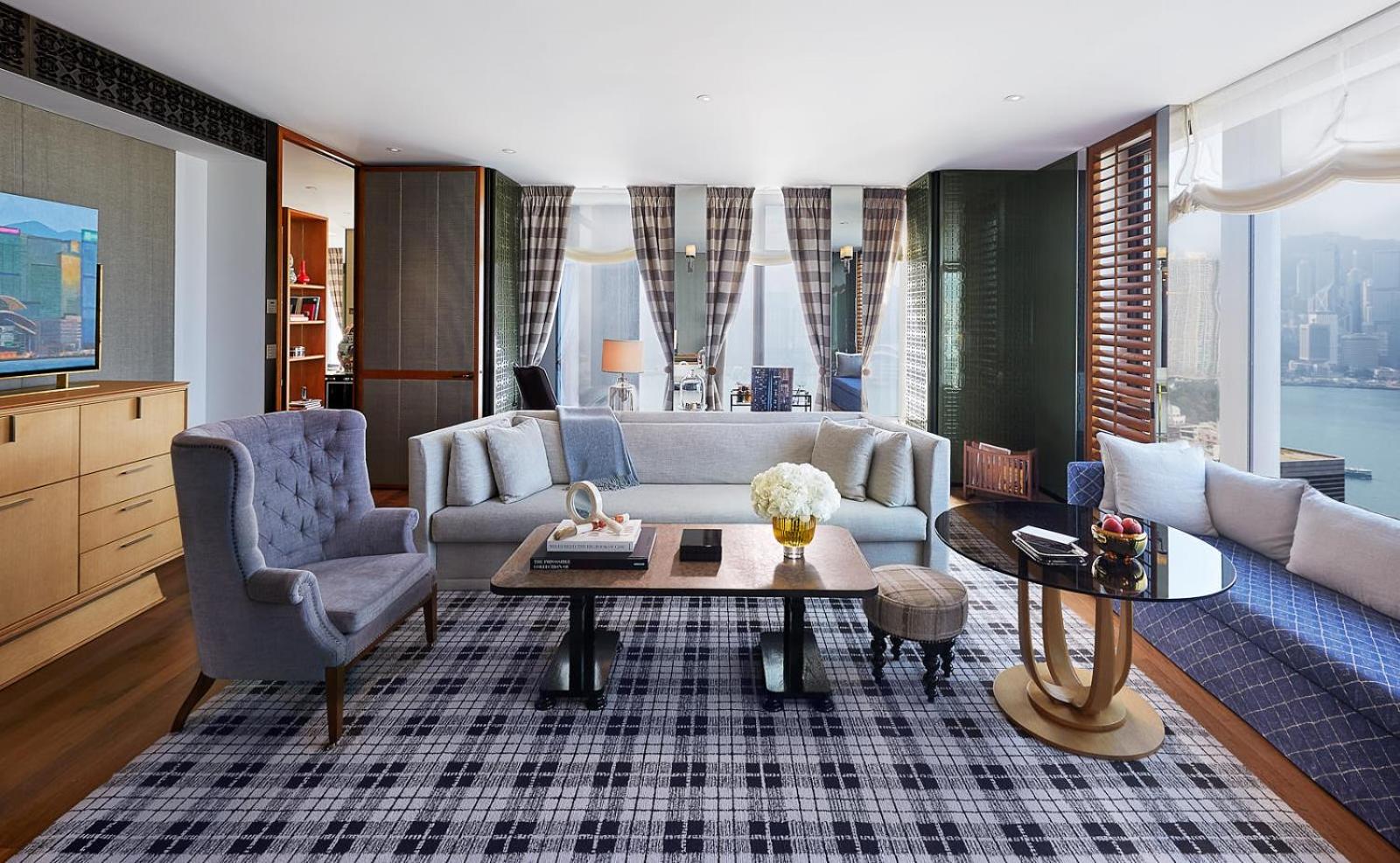 Grand Corner Suite with Harbor View