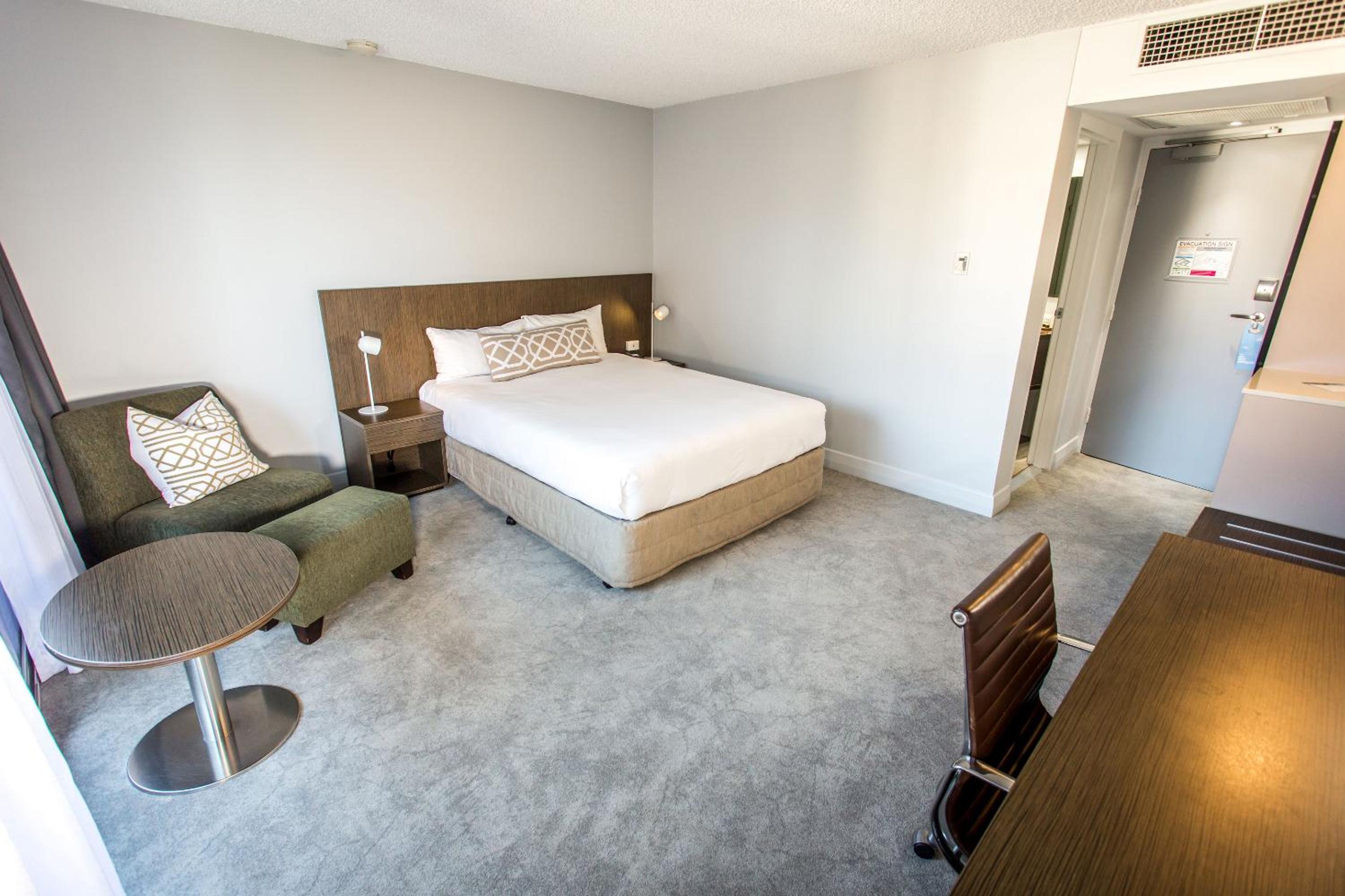 Superior Balcony Room - Photo 4