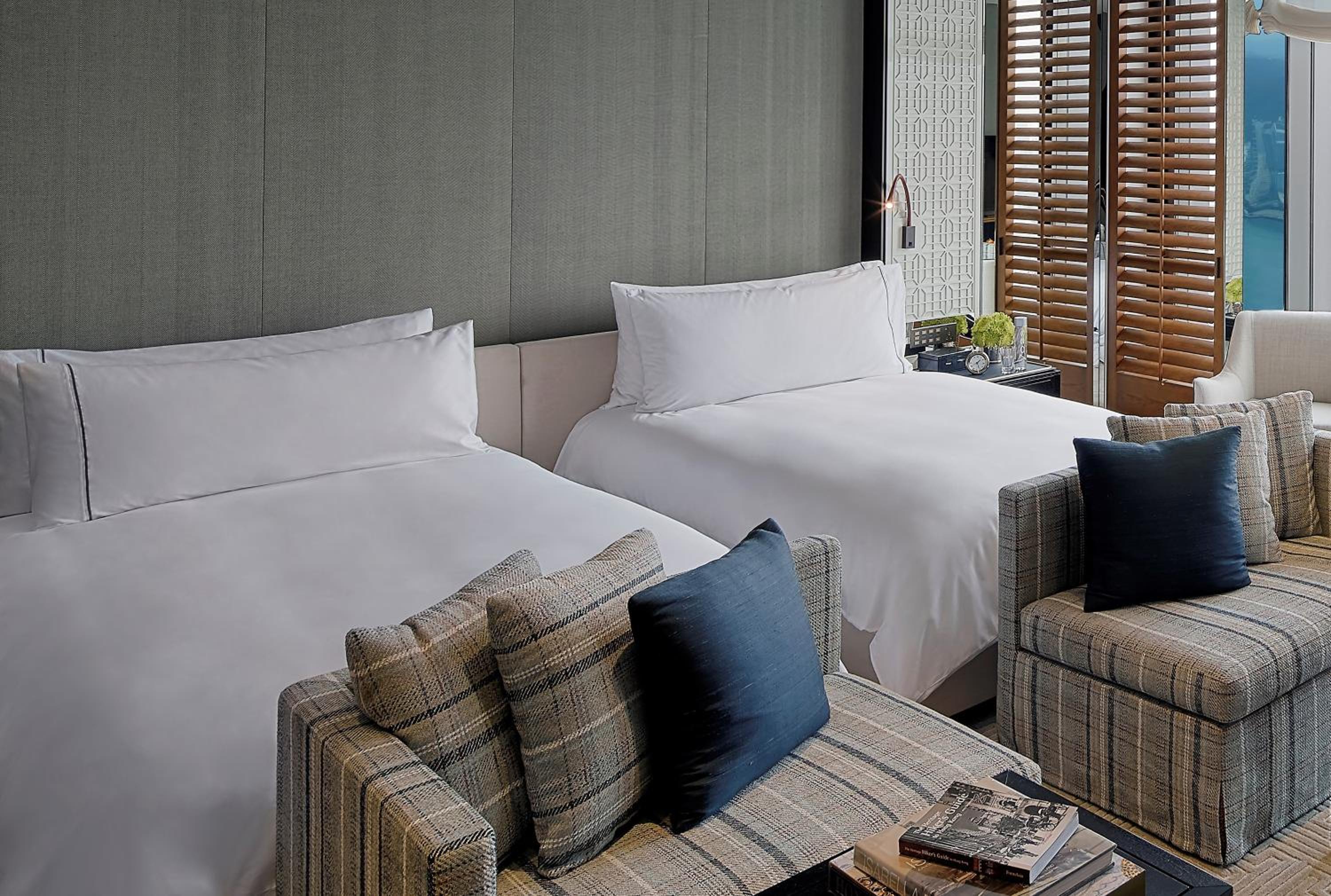 Twin Room with Kowloon Peak View