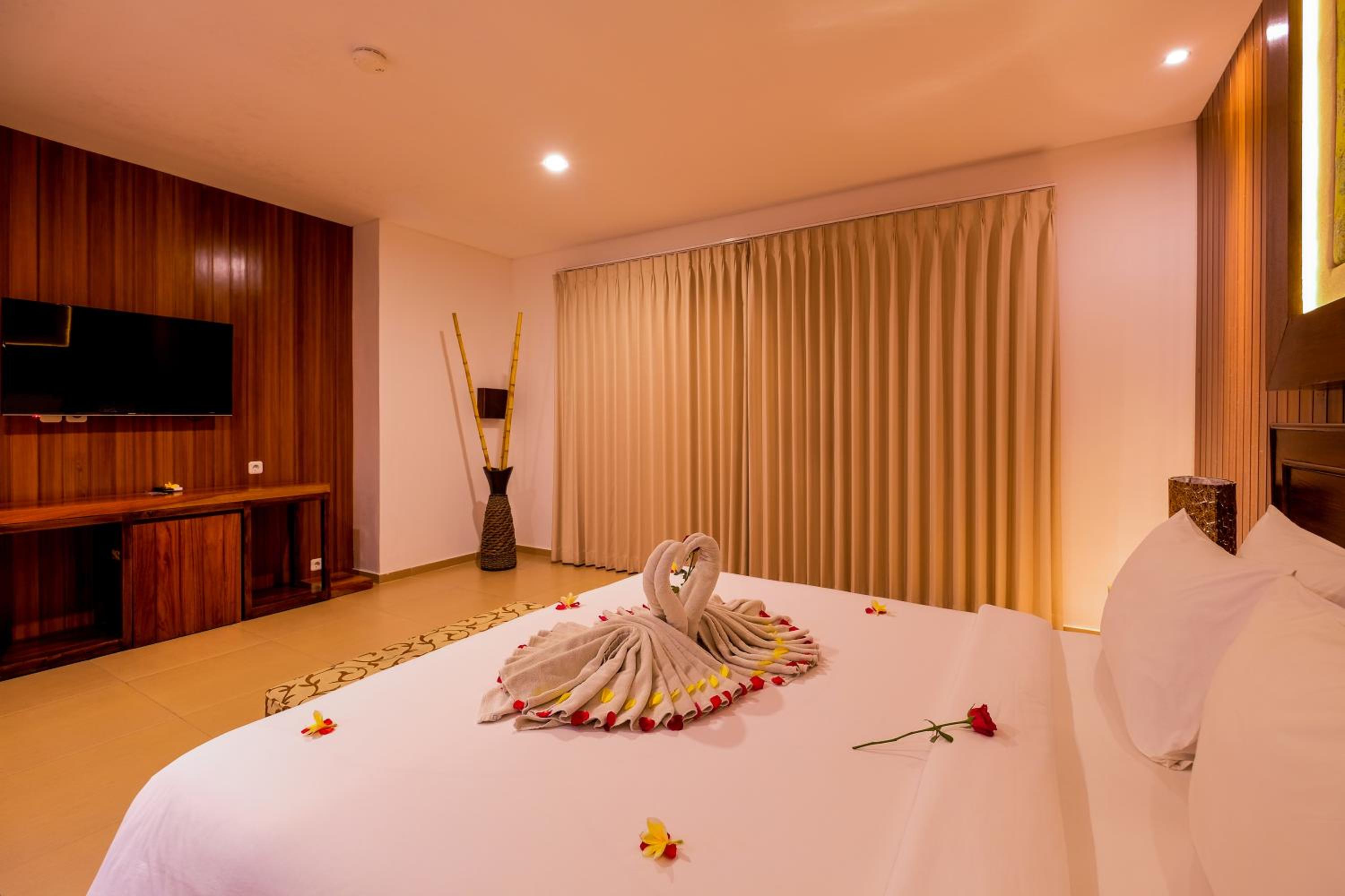 King Room with Pool View
