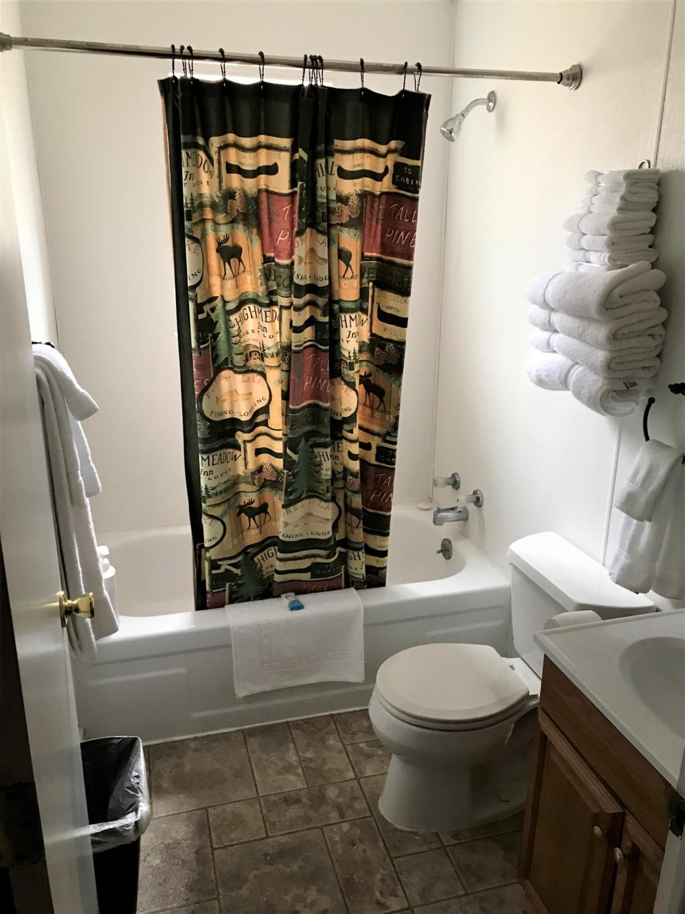 Chalet (4-6 Adults) photo 3