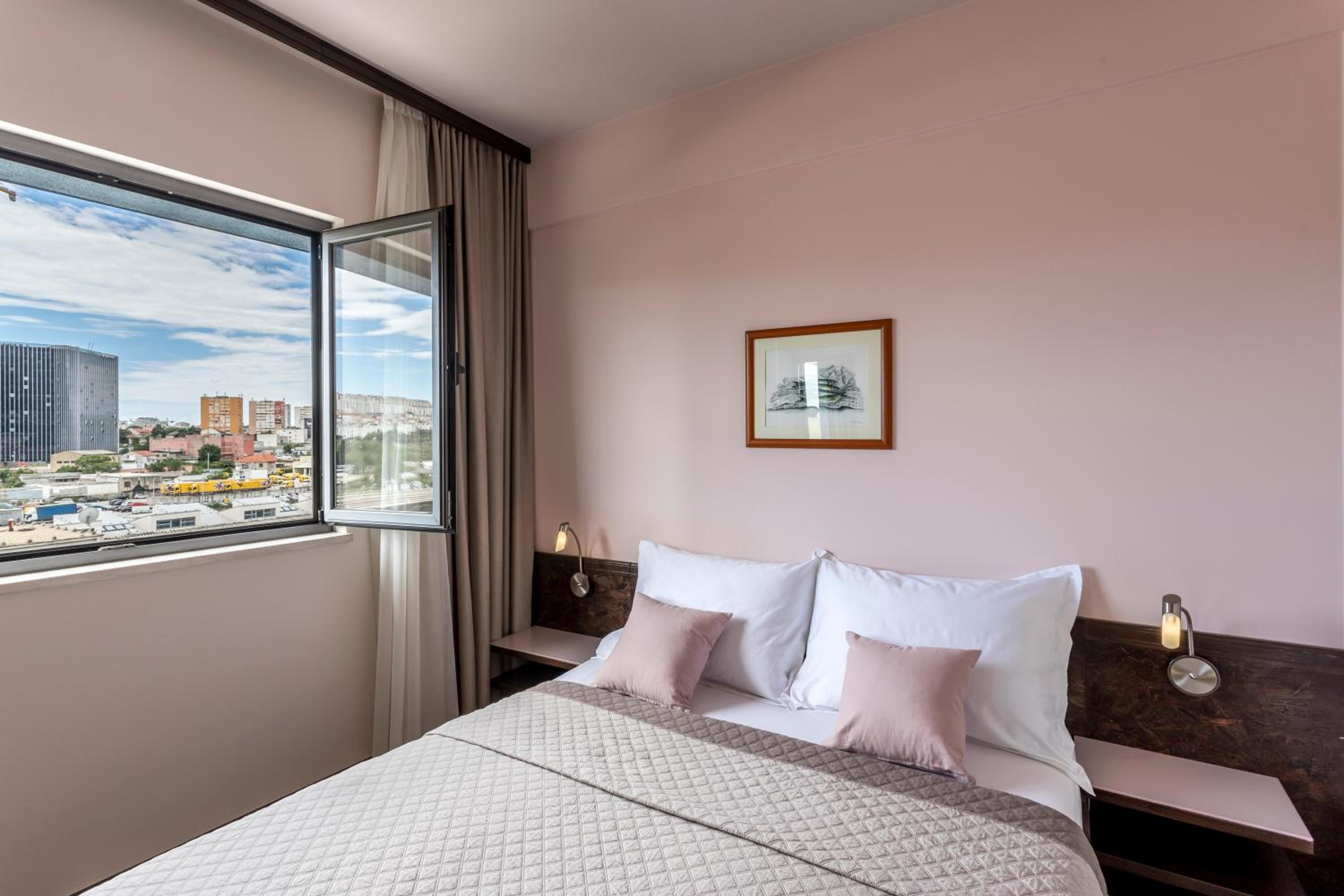 Double or Twin Room - Photo 1