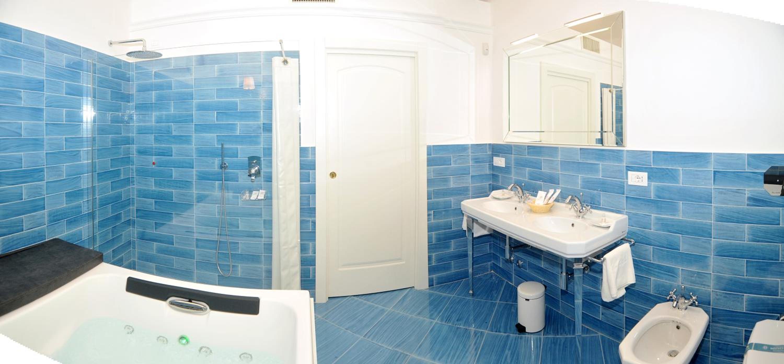 King Suite with Sea View - Photo 11