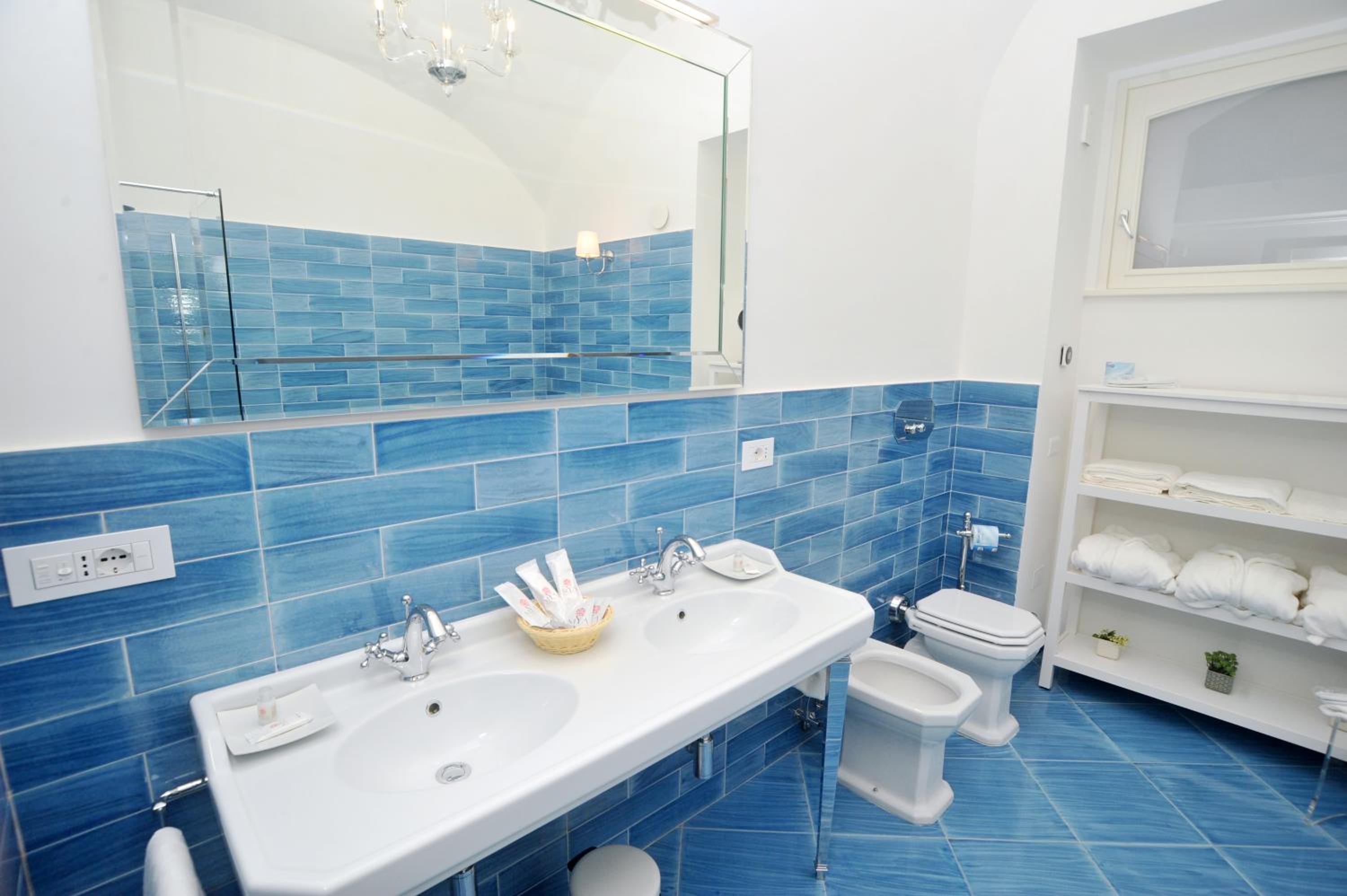 King Suite with Sea View - Photo 3