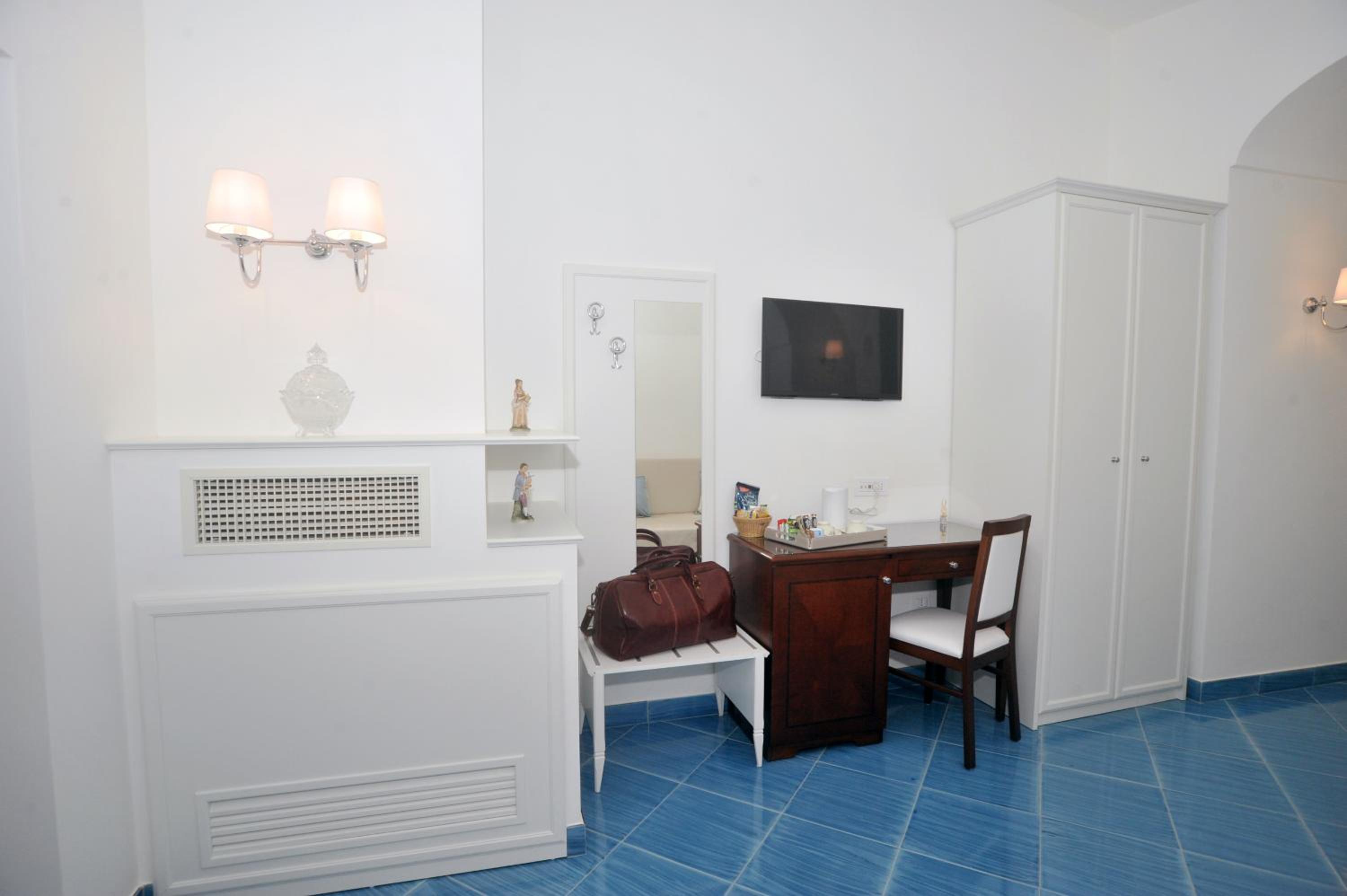 King Suite with Sea View - Photo 5