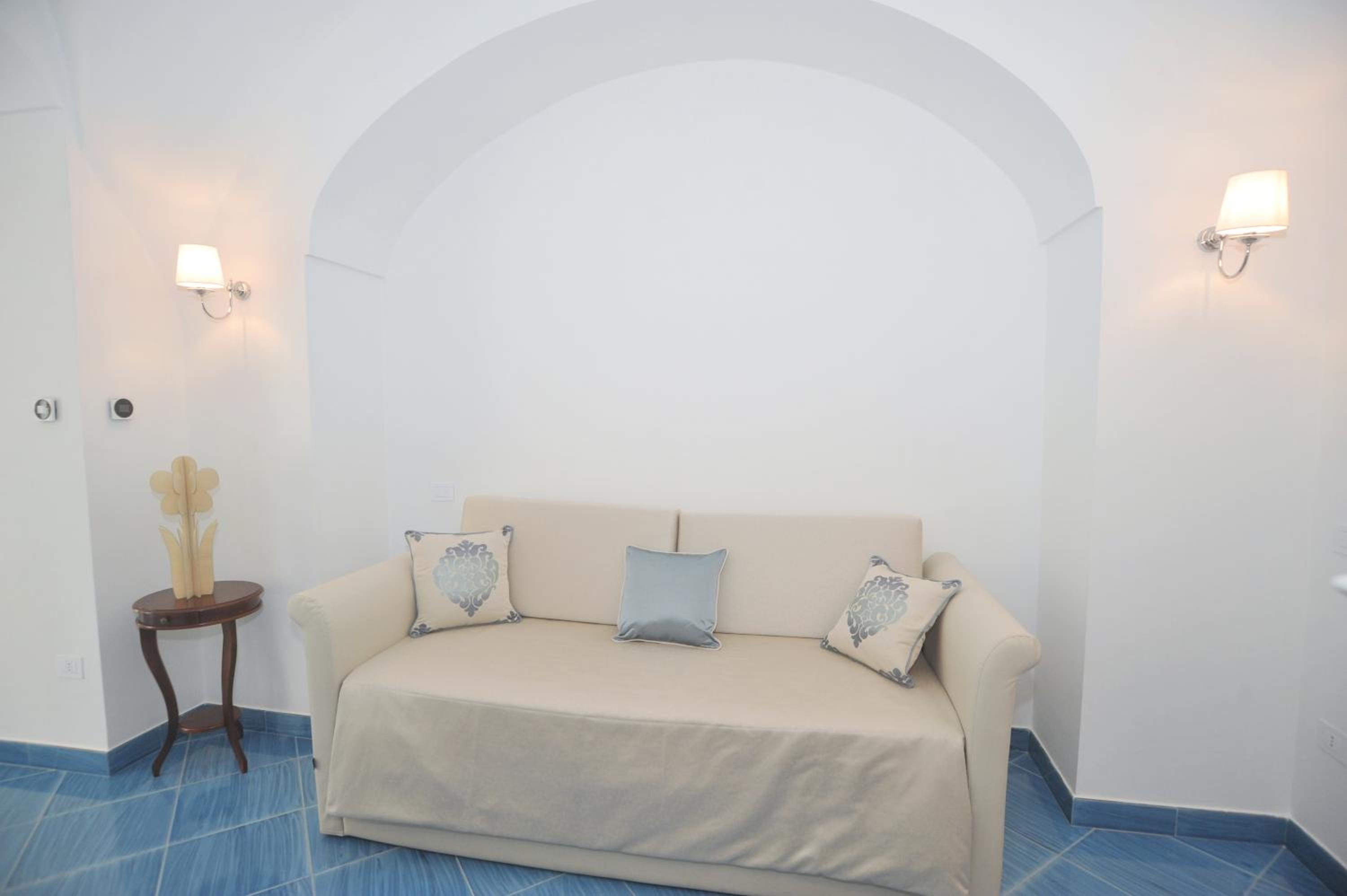 King Suite with Sea View - Photo 16