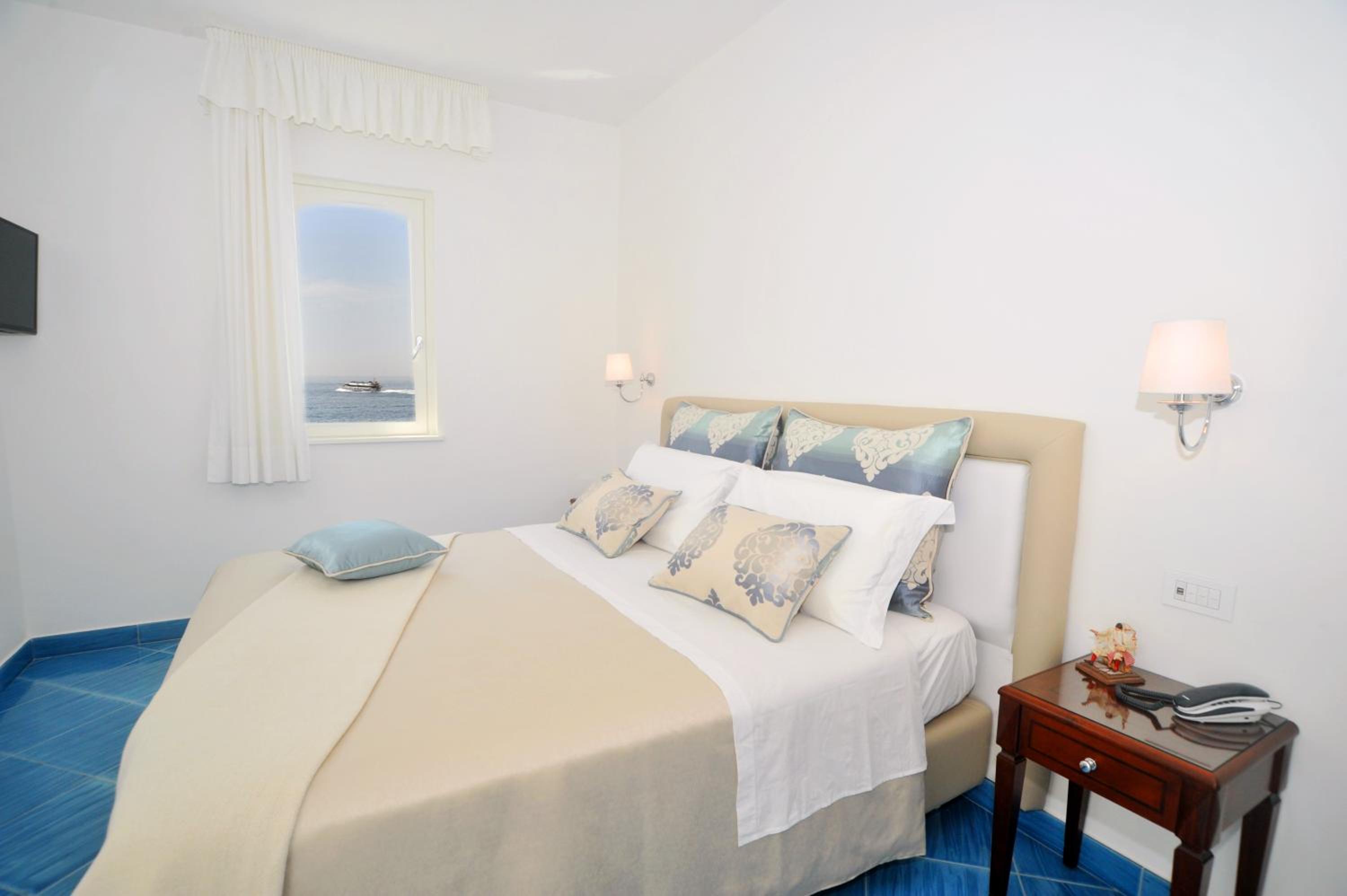 King Suite with Sea View - Photo 1