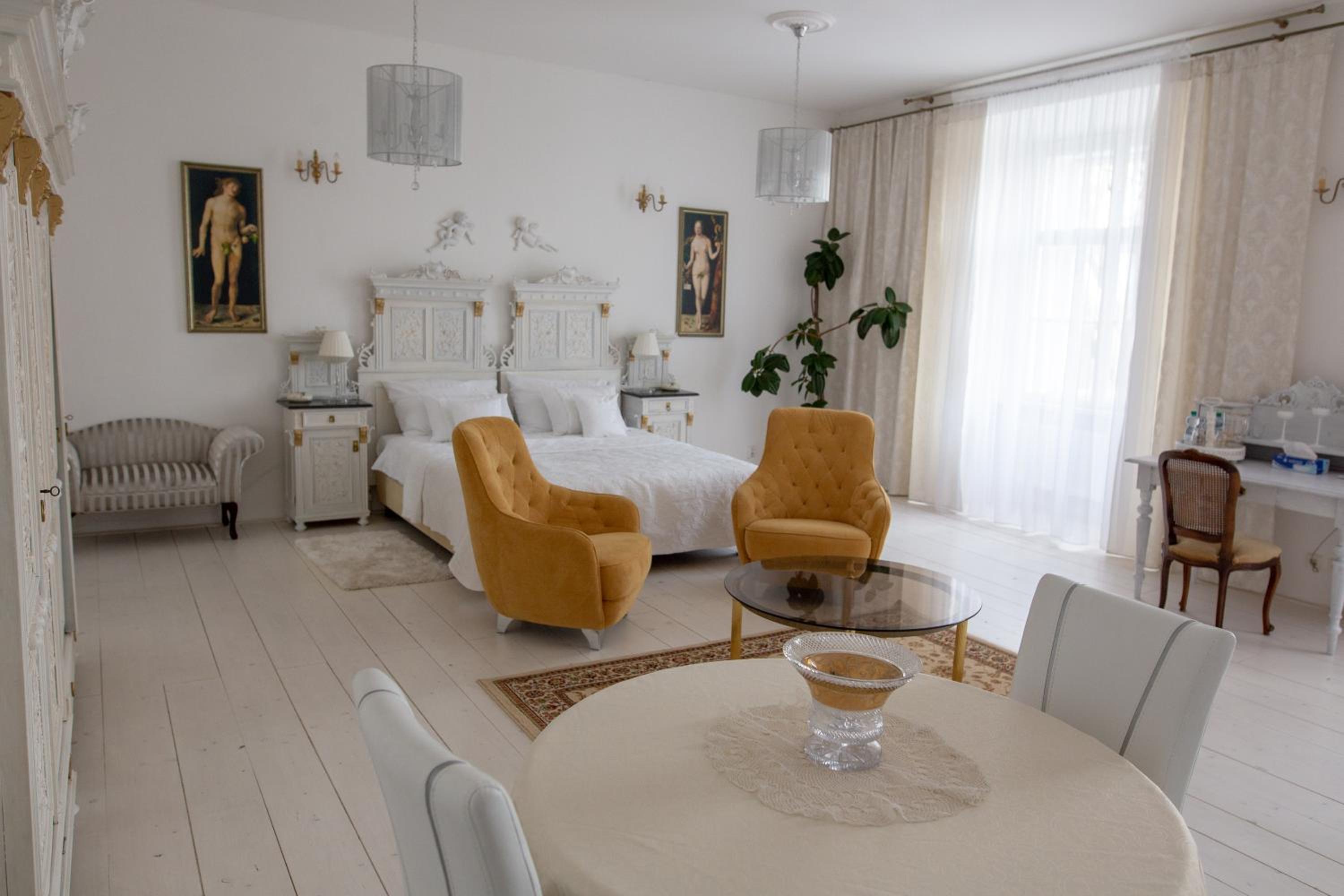 Bridal Suite - Photo 1
