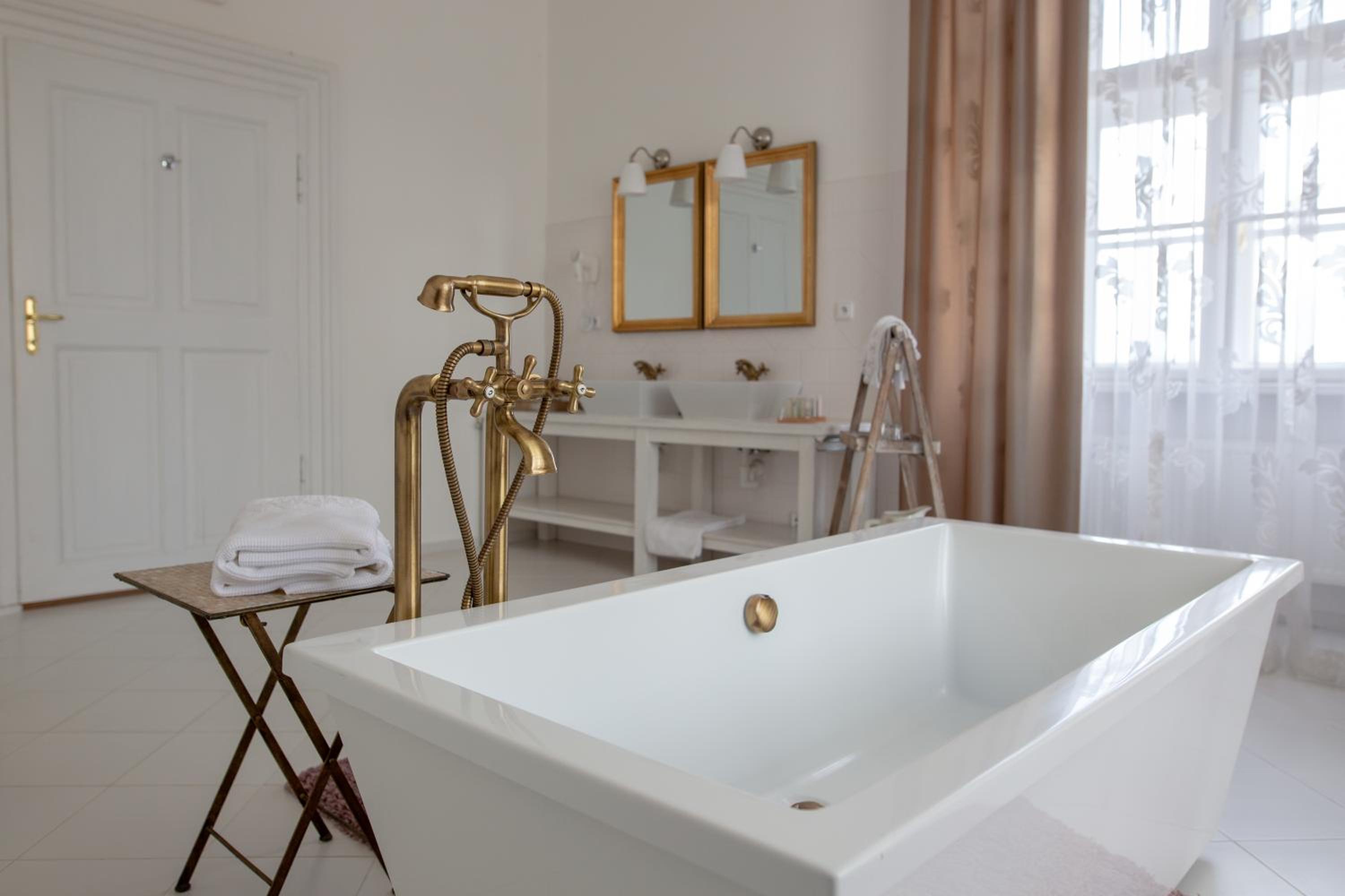 Bridal Suite - Photo 5