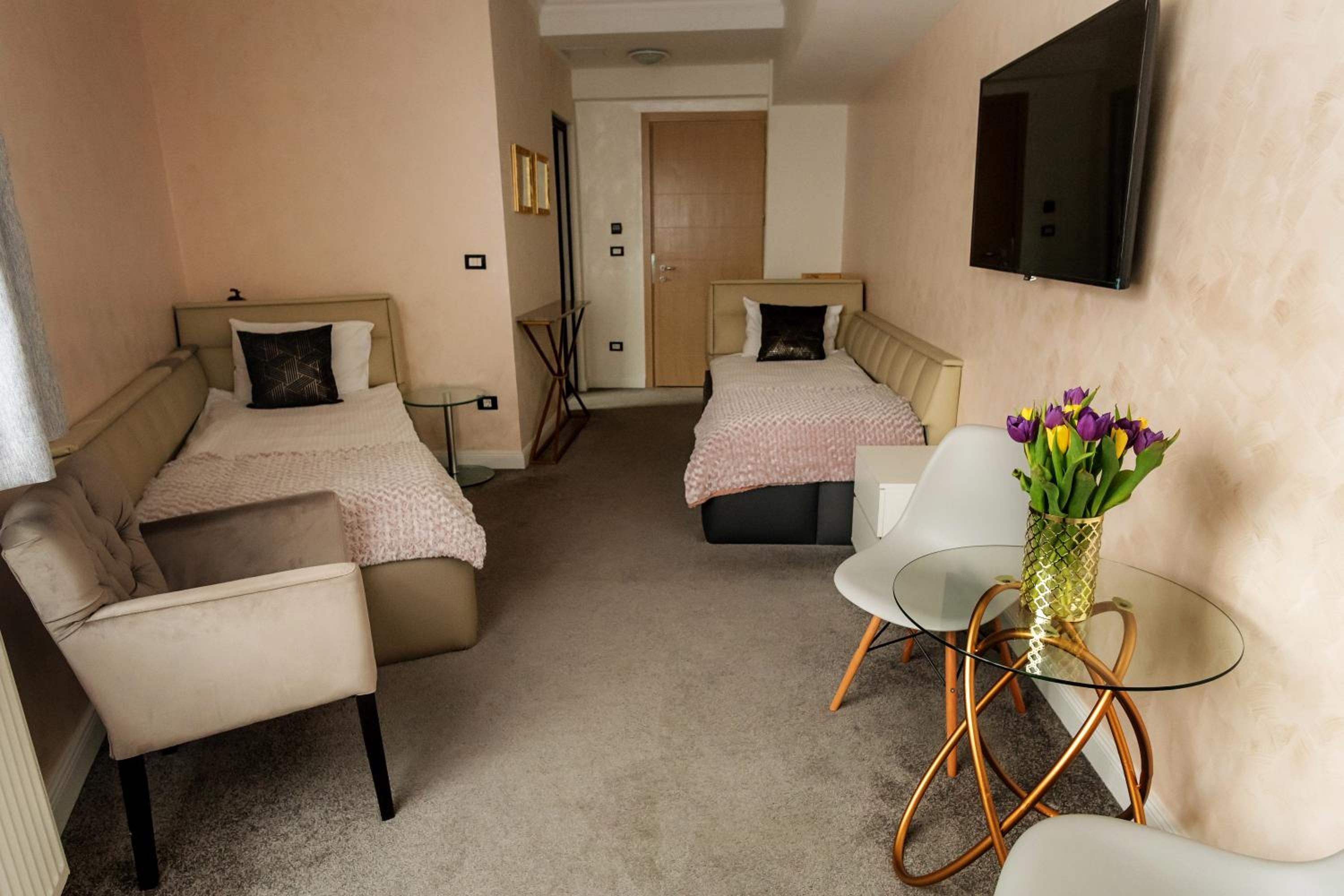 Standard Twin Room photo 1