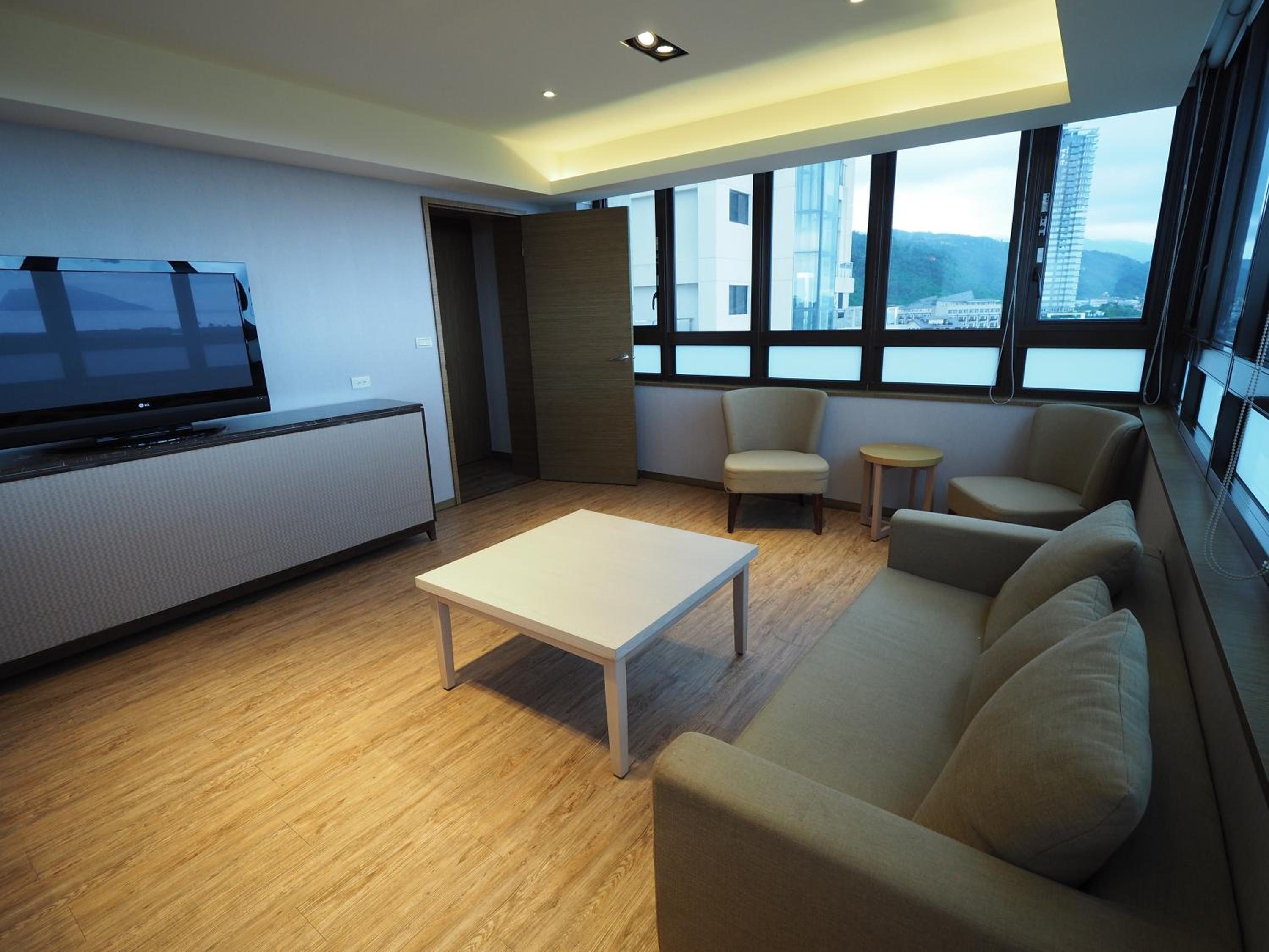 Deluxe Quadruple Room - Photo 5