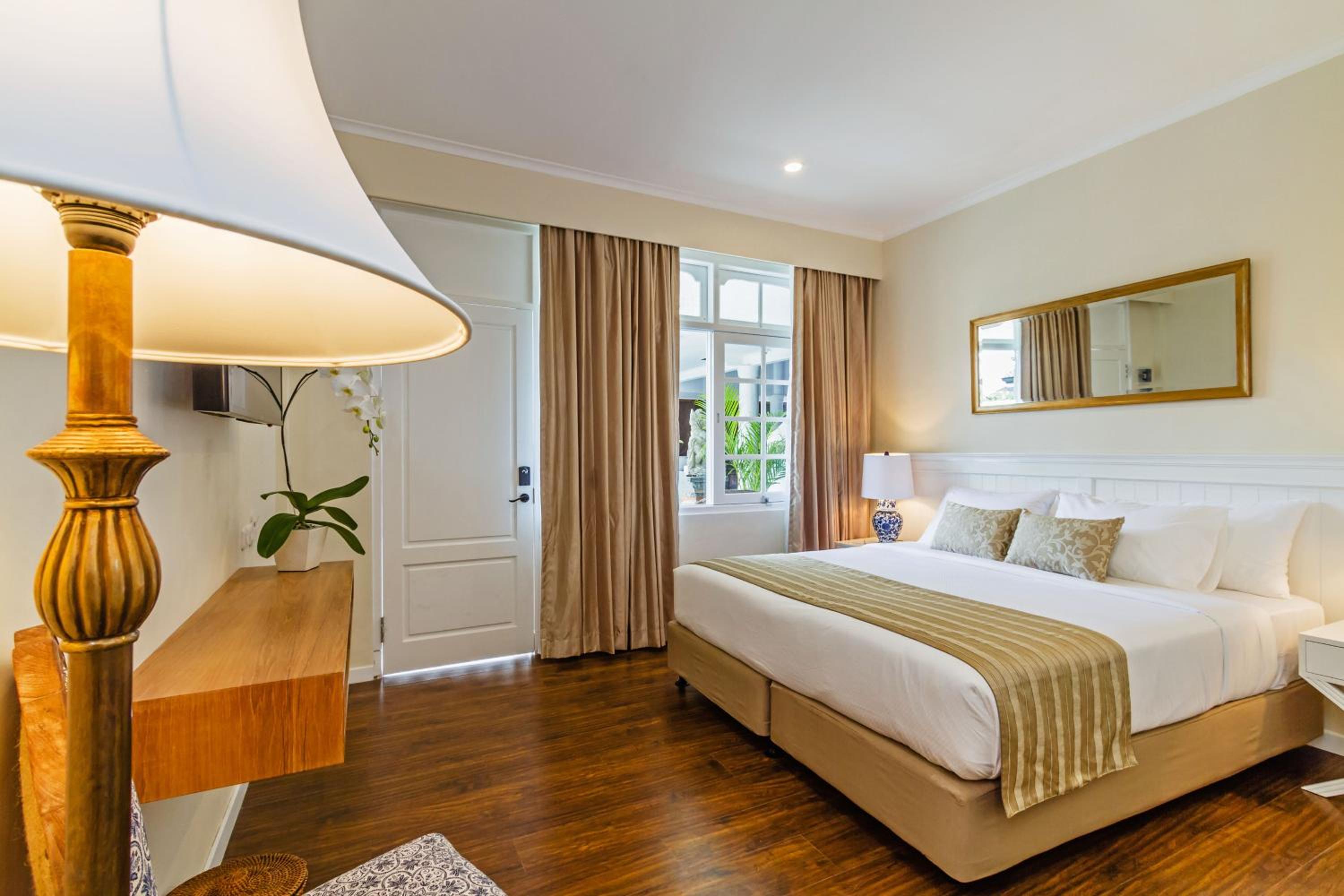 Deluxe Double or Twin Room with Pool View - Photo 1