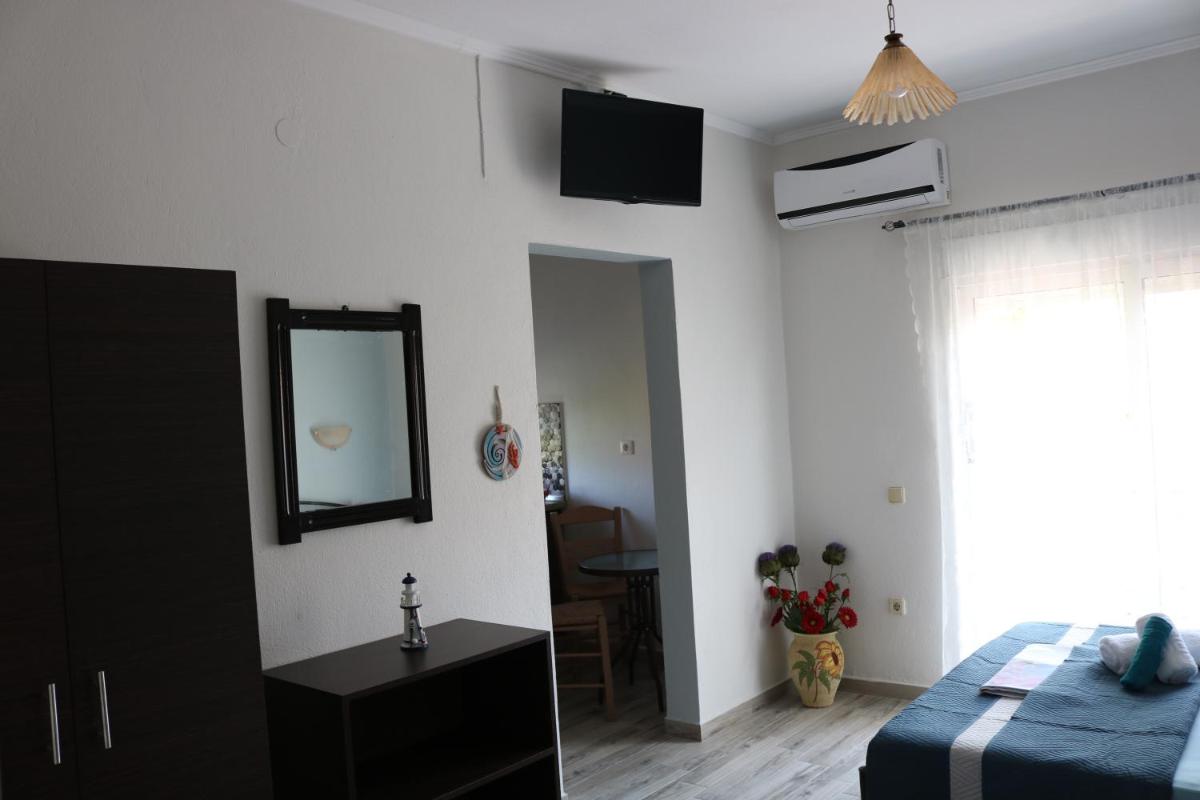 Triple Room with Garden View photo 3