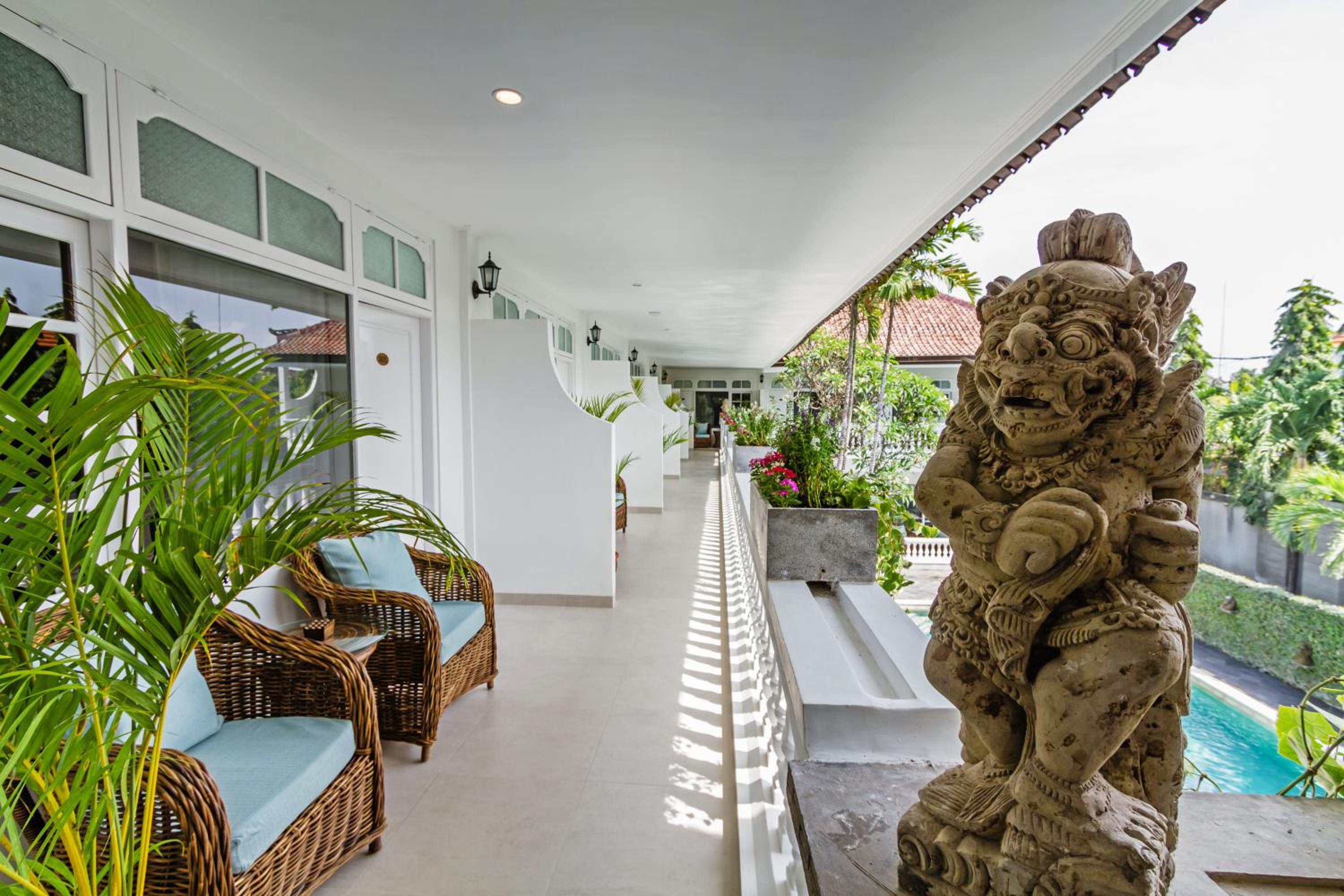 Deluxe Double or Twin Room with Pool View - Photo 6
