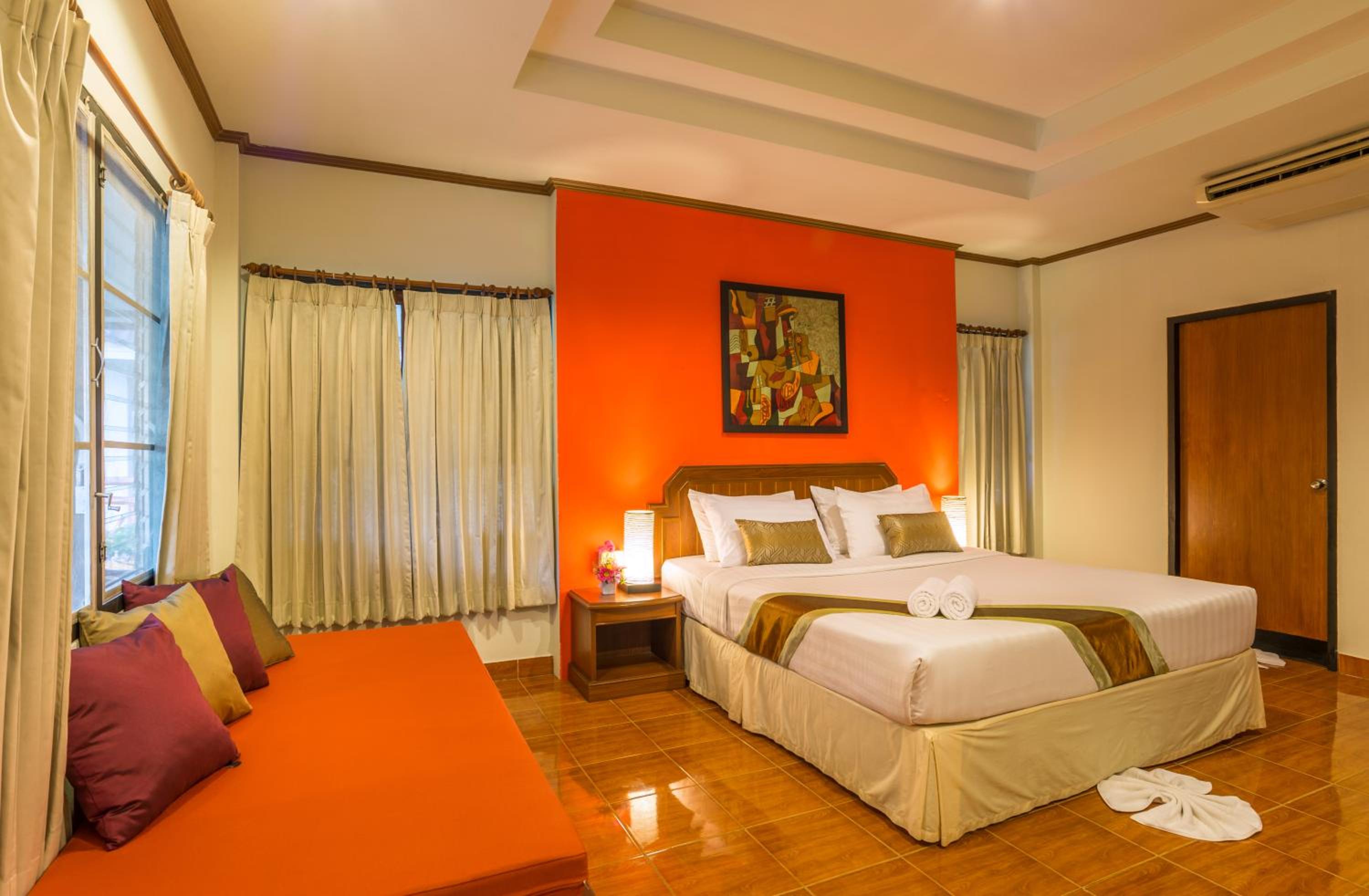 Basic Triple Room photo 1