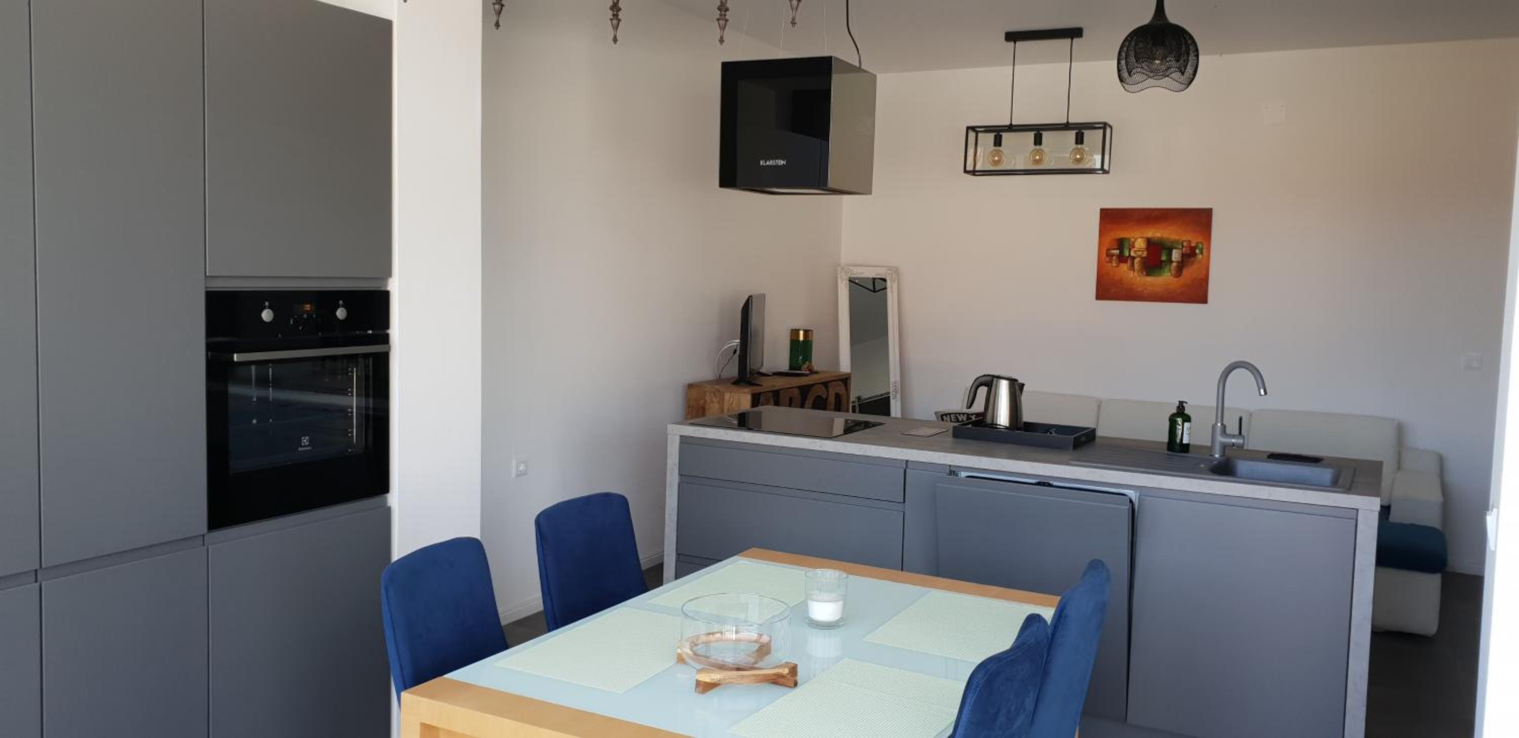 Apartment With Sea View photo 2