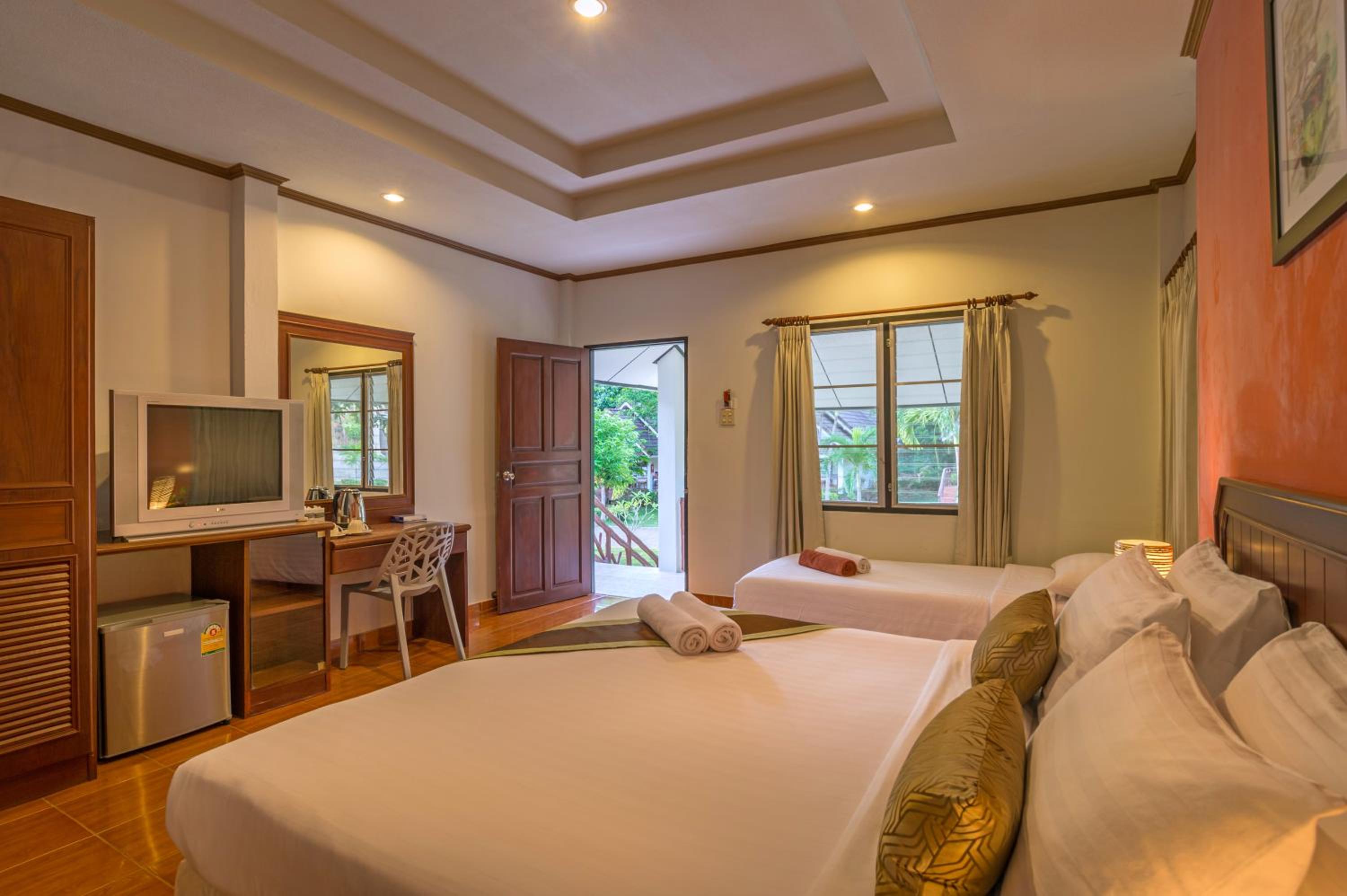 Basic Triple Room photo 3