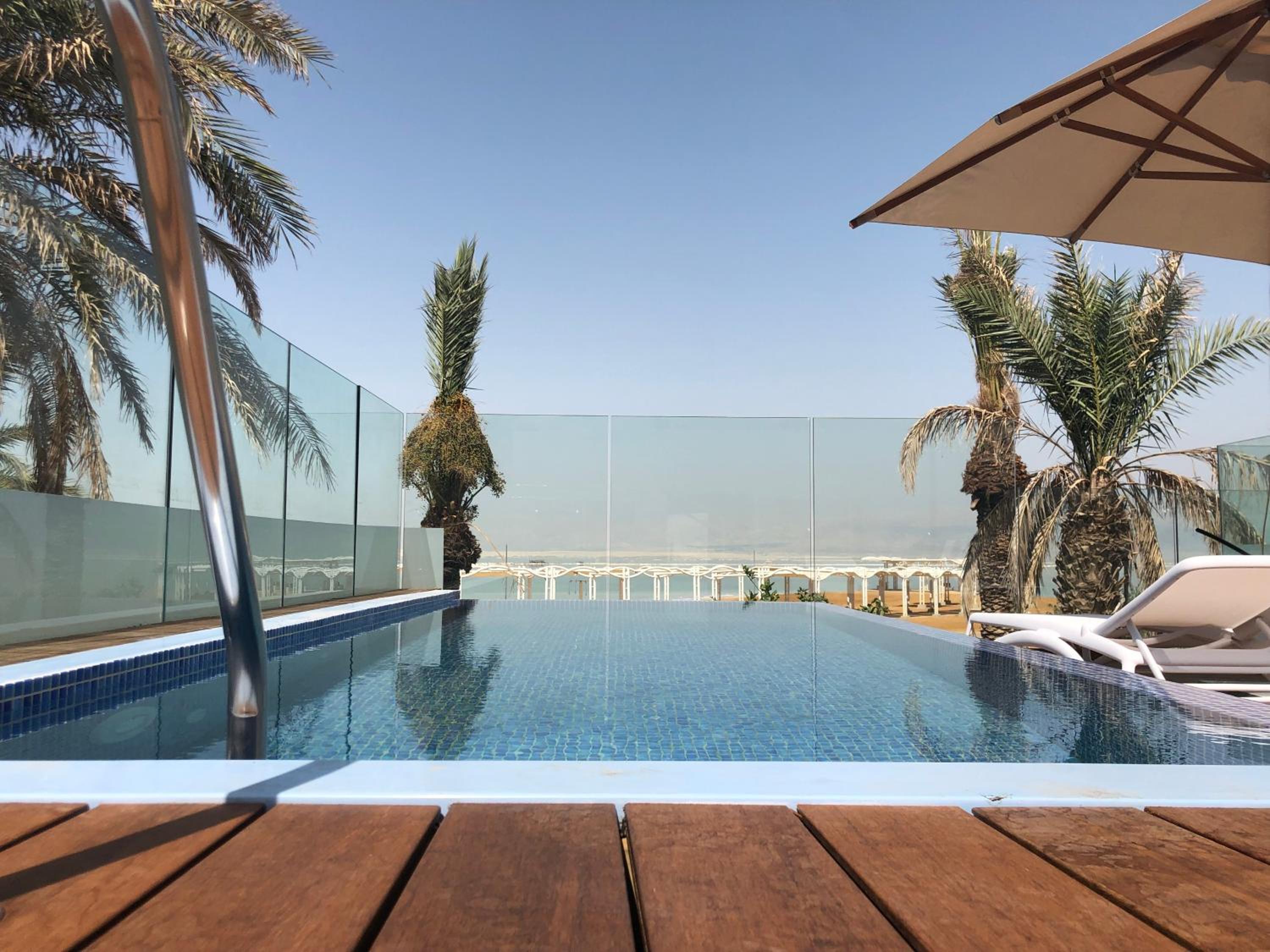 Premium Double Room with Pool - Photo 6