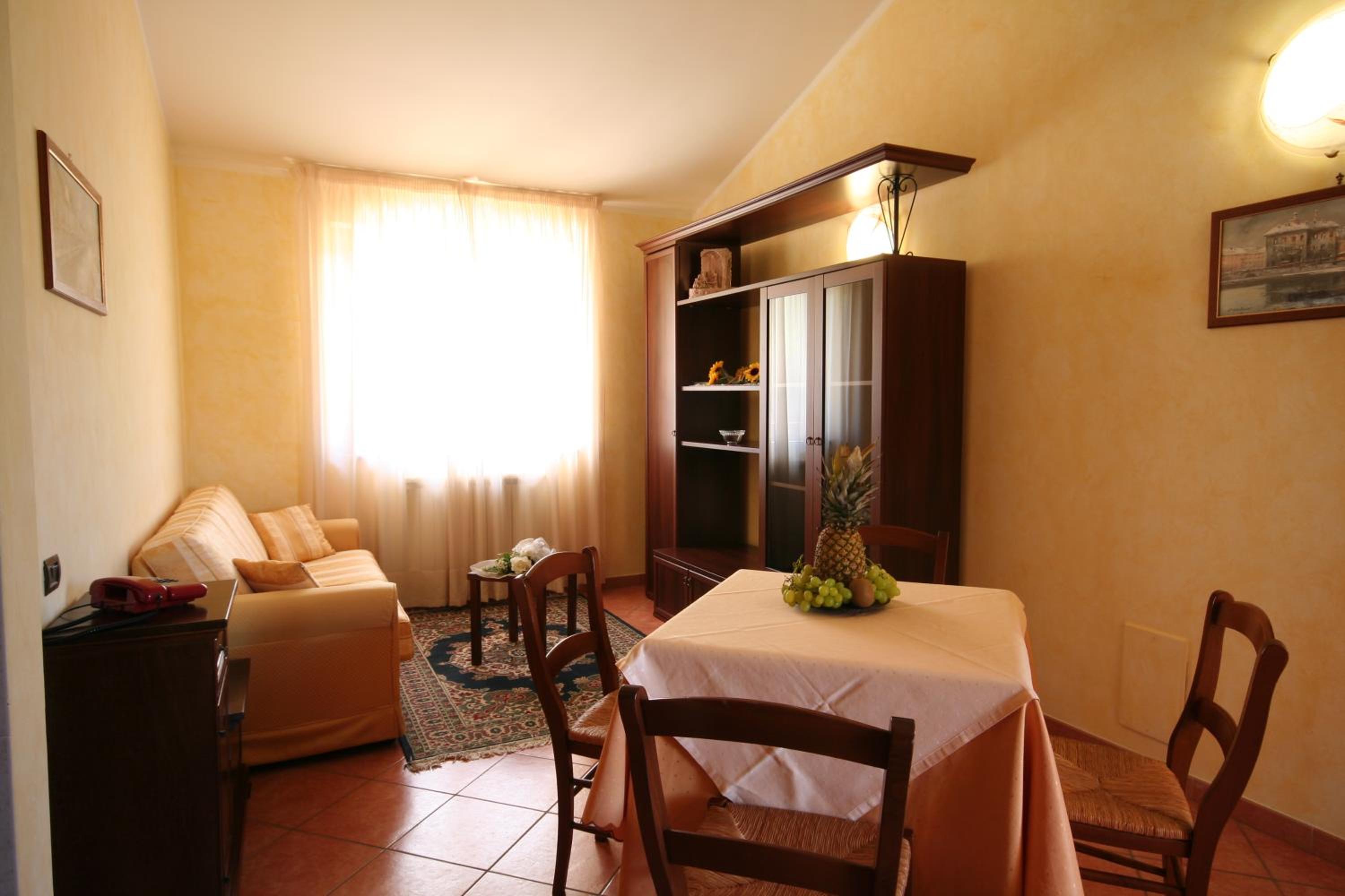 One-Bedroom Apartment - Photo 11