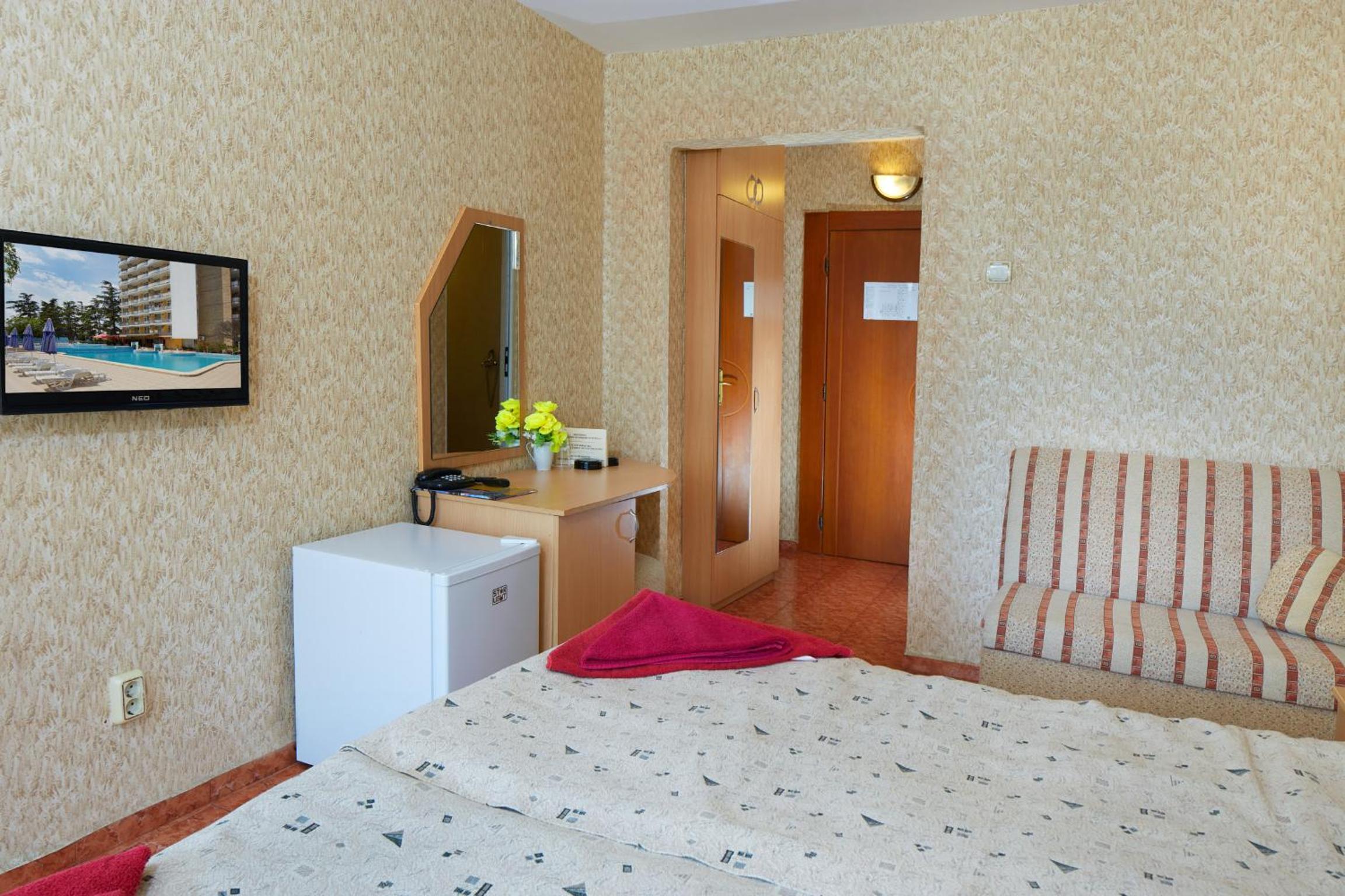 Double Room (2 Adults + 1 Child) photo 1