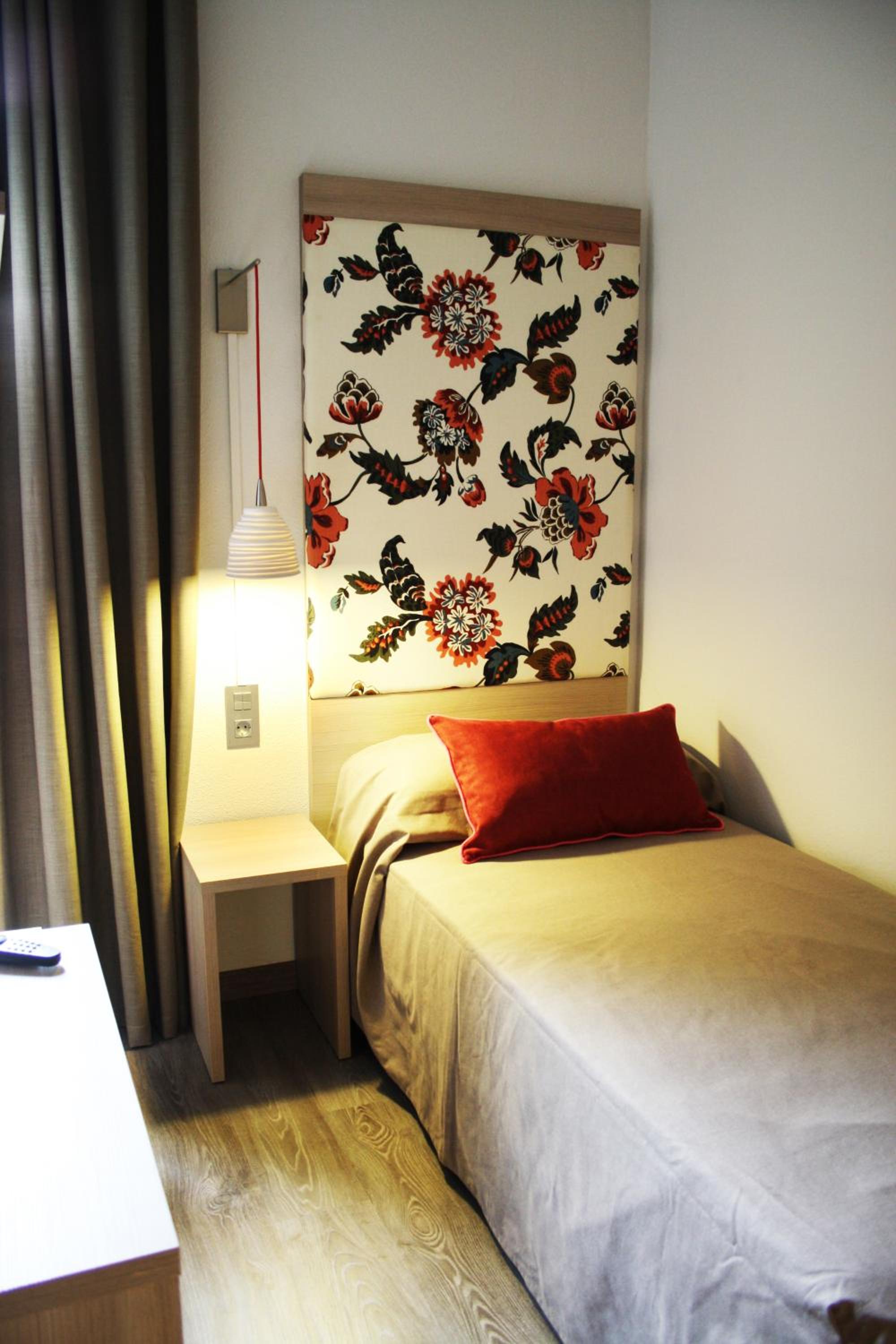 Single Room photo 2