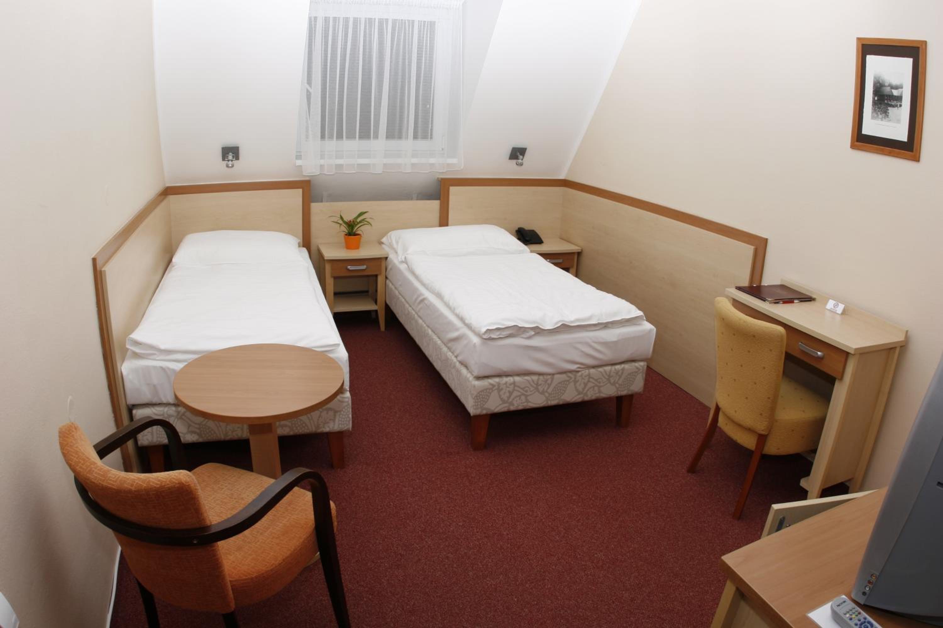 Double or Twin Room photo 3
