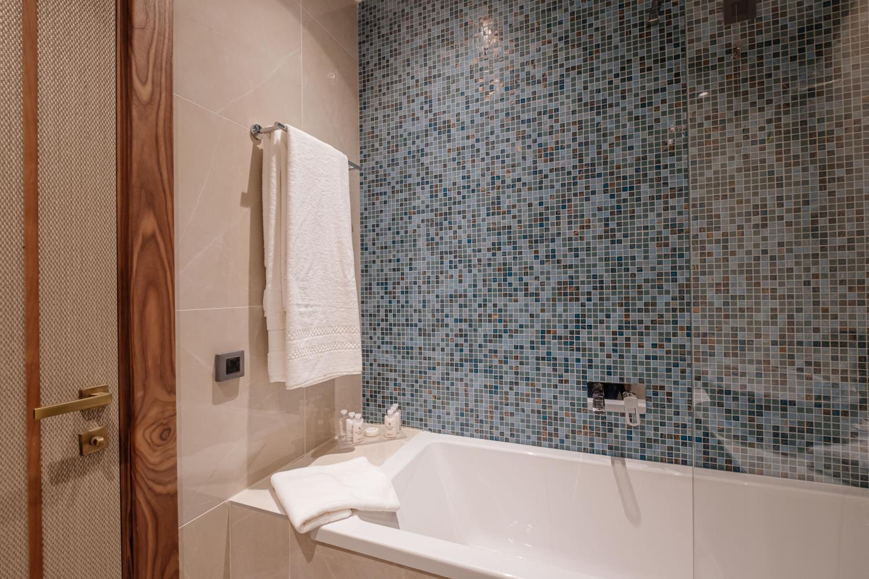 Duplex Suite - Photo 11