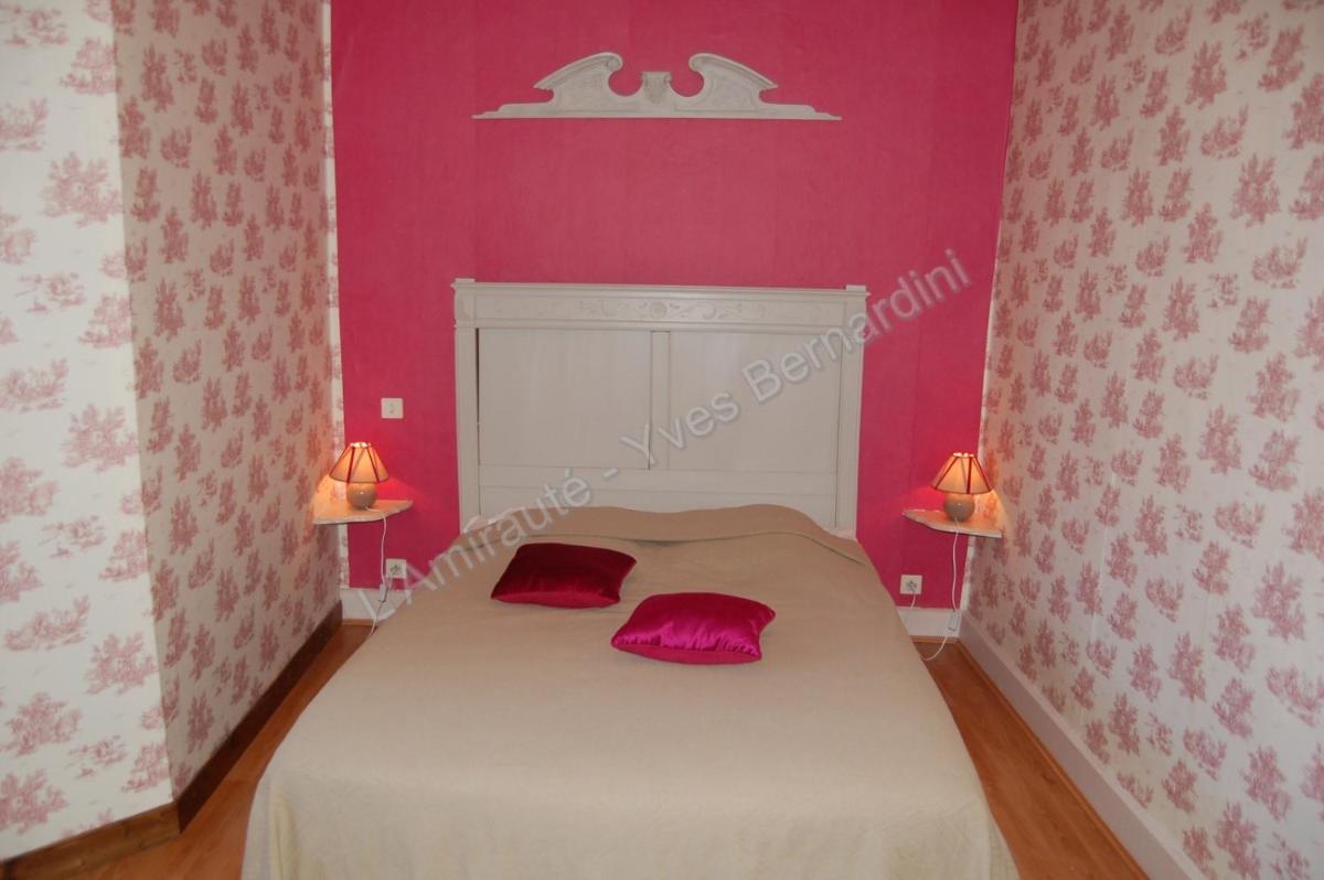 Standard Double Room - Photo 9