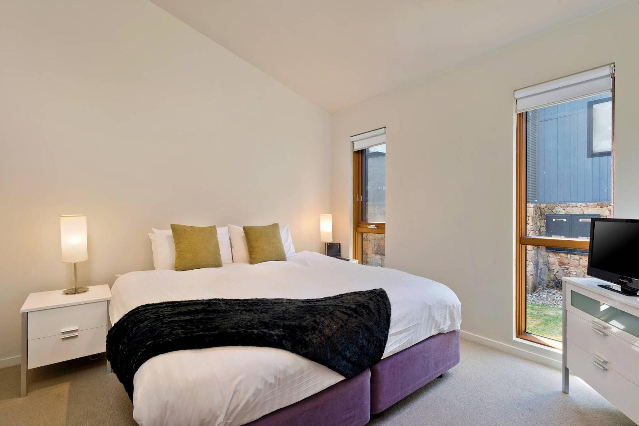 One-Bedroom Apartment - Loft photo 2