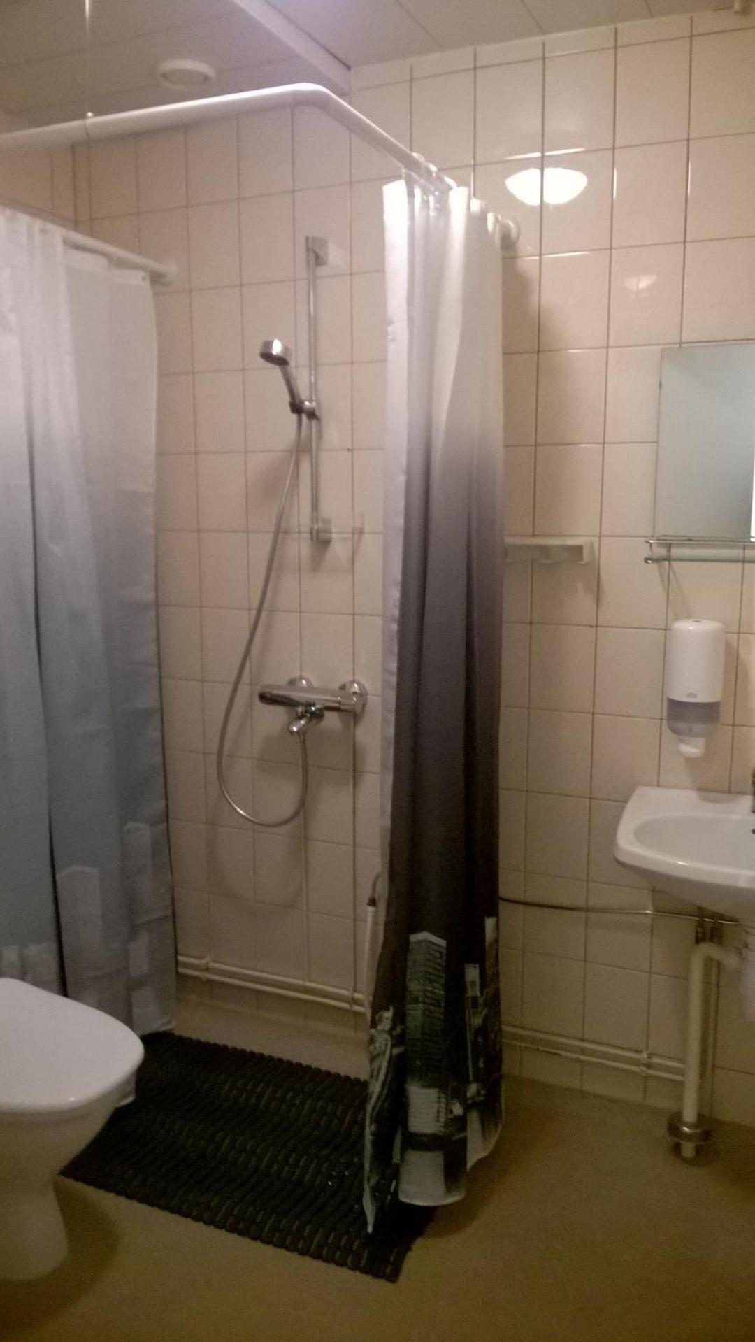 Quadruple Room with Shared Bathroom photo 2
