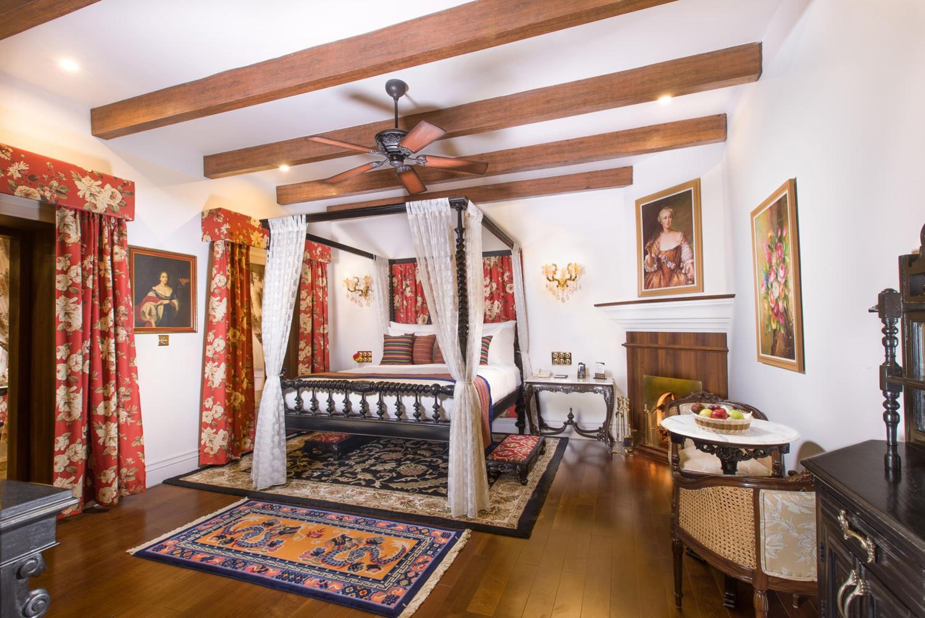 Executive Suite - 10% Discount on Foods & Soft Beverages* | 15% Discounts on Laundry Services* | INR 500 spa credit during your stay on selective Massage services. TnC Apply.* | Free Minibar - 2 cans of soft Beverages (Once on Arrival)