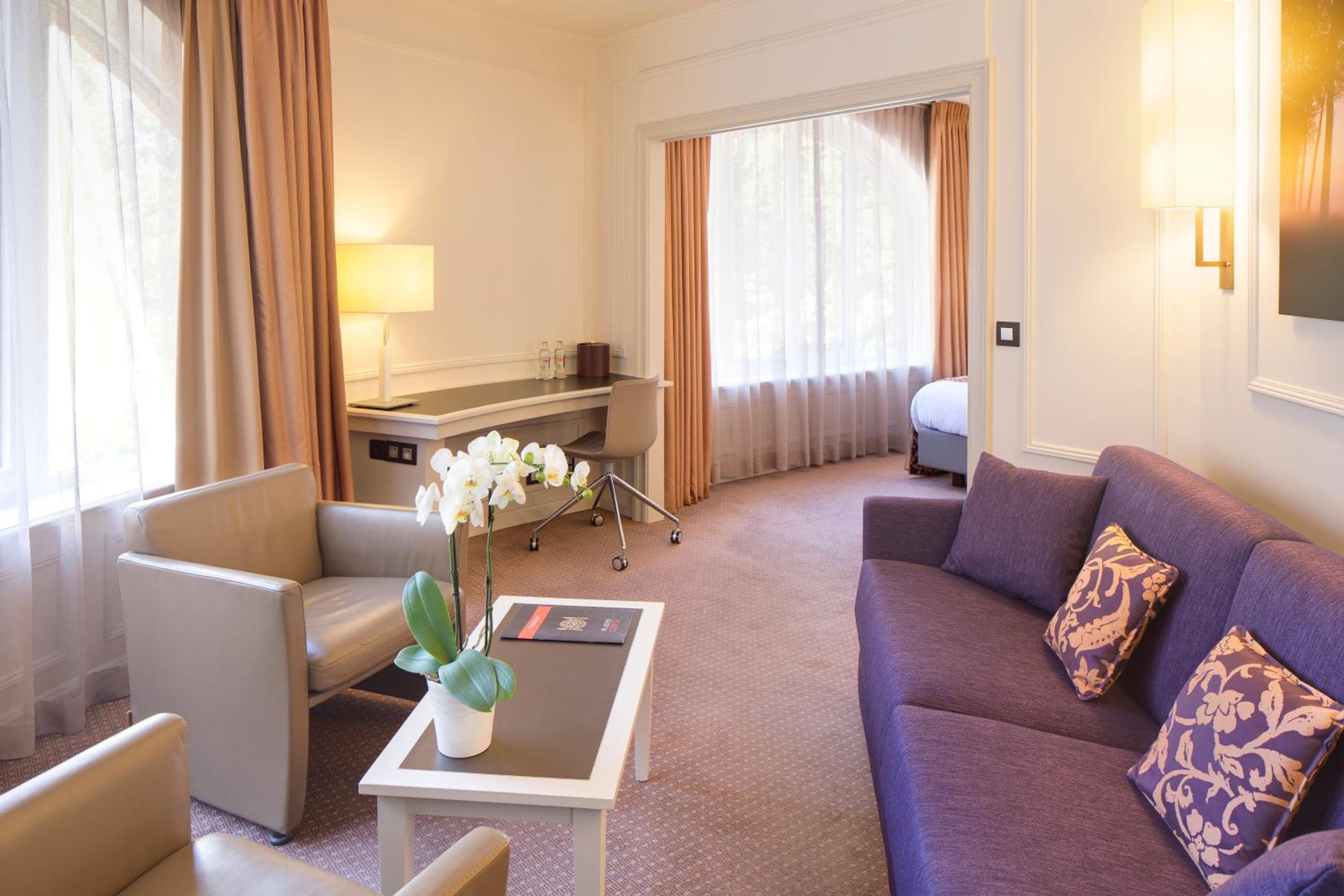 Junior King Suite with City View