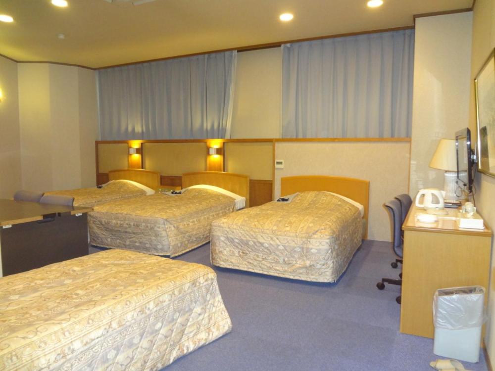 Standard Triple Room - Smoking - Photo 1