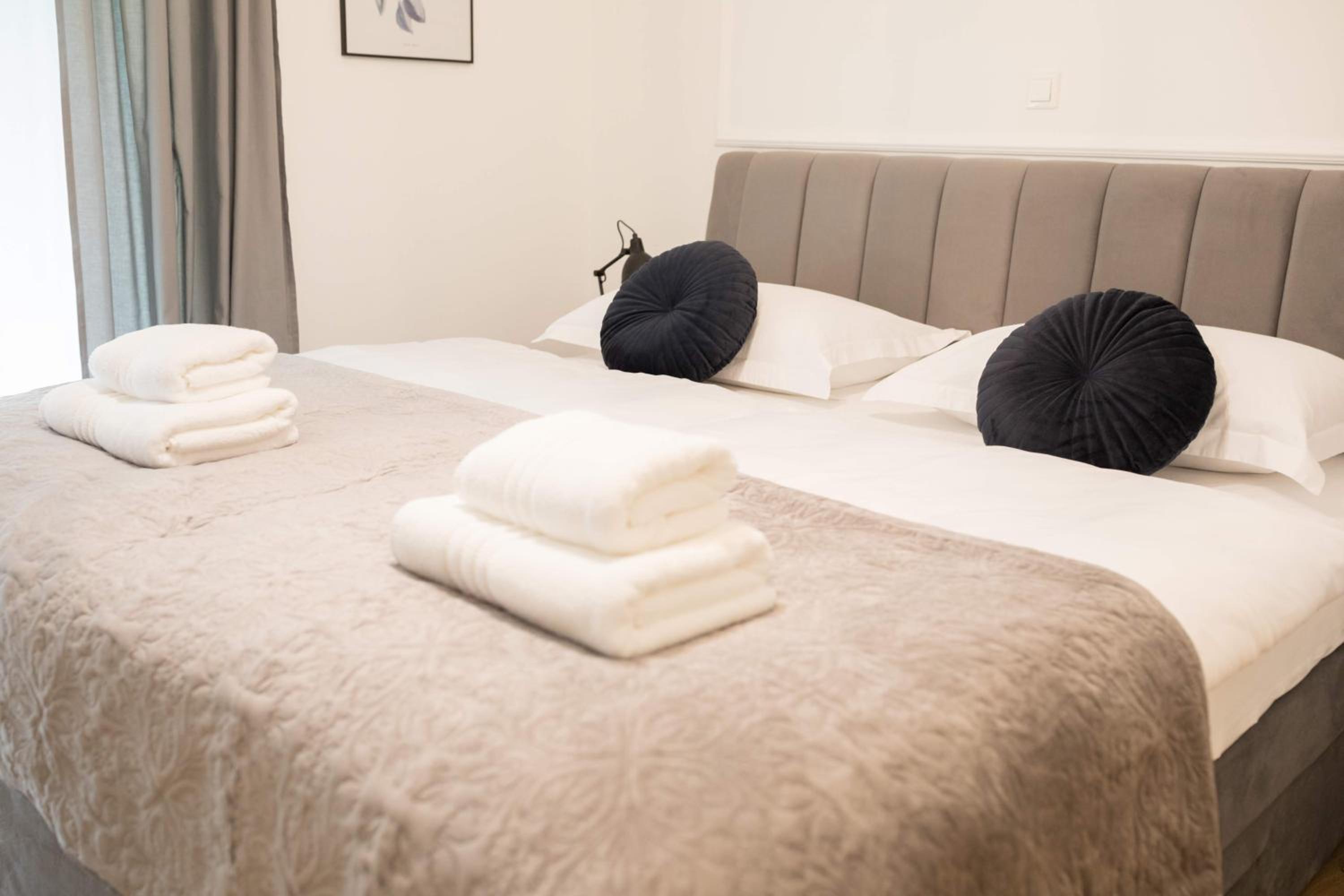 Deluxe Double or Twin Room with Balcony - Photo 19