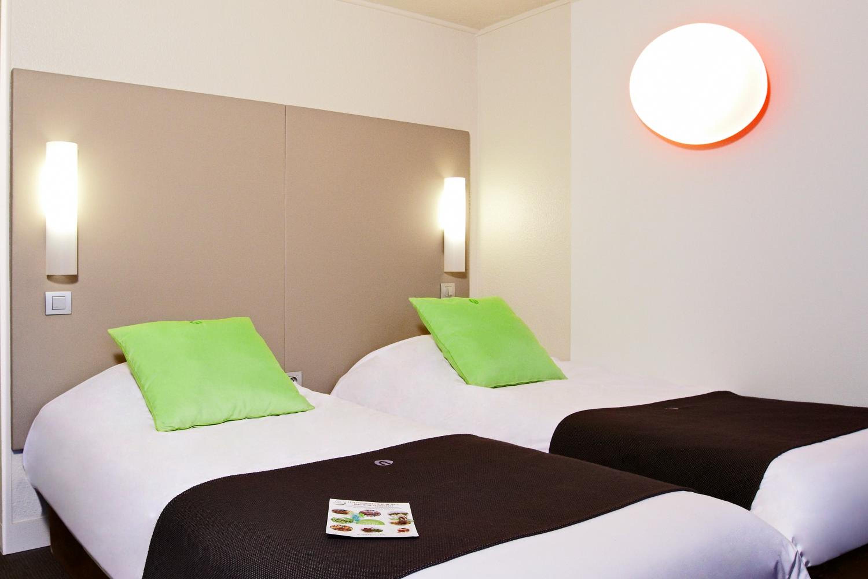 Standard Twin Room - Photo 5