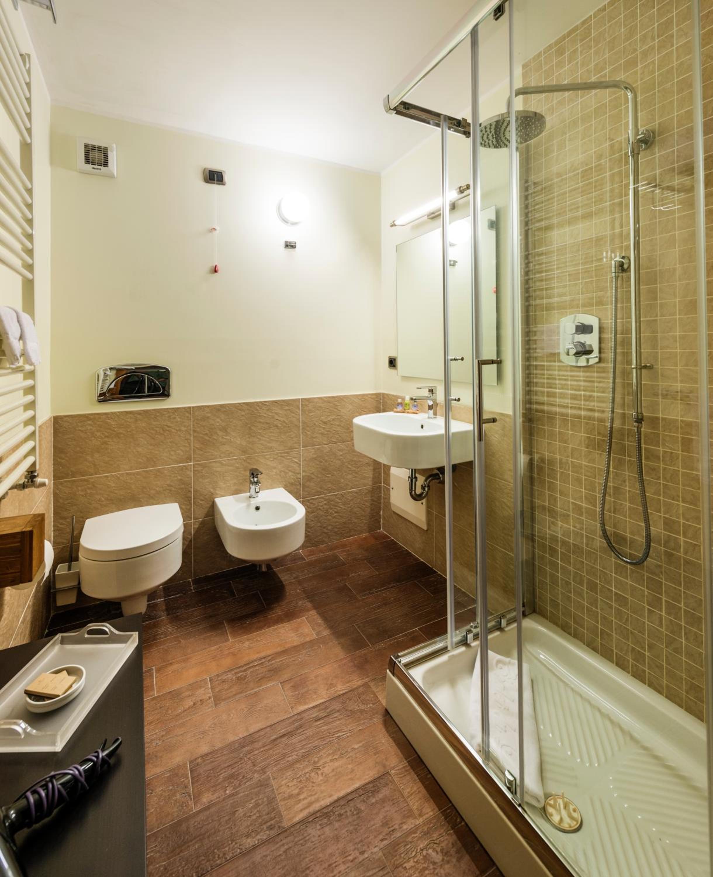 Premium Double or Twin Room photo 2