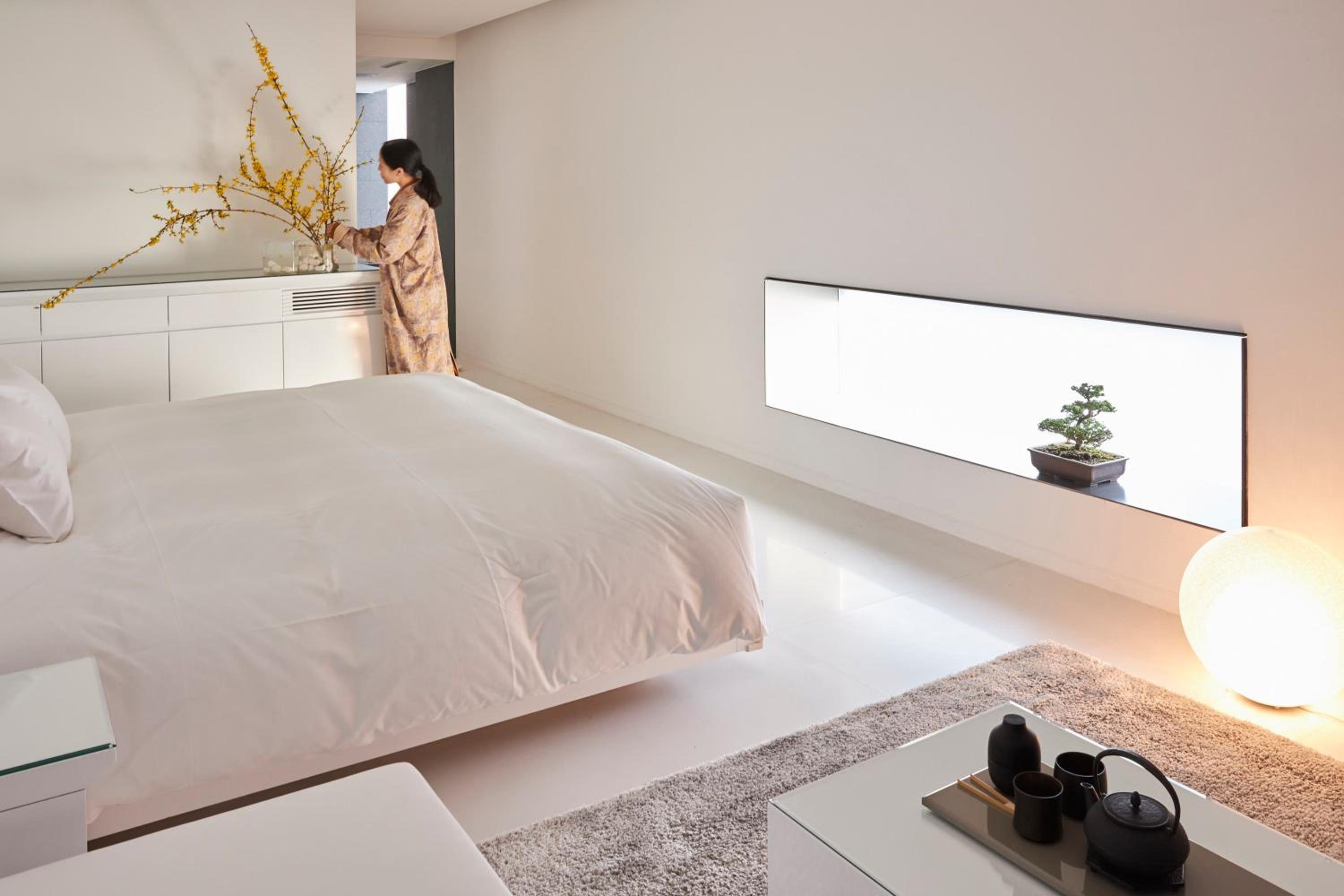 Deluxe Double Room with Garden View - White thumbnail 5