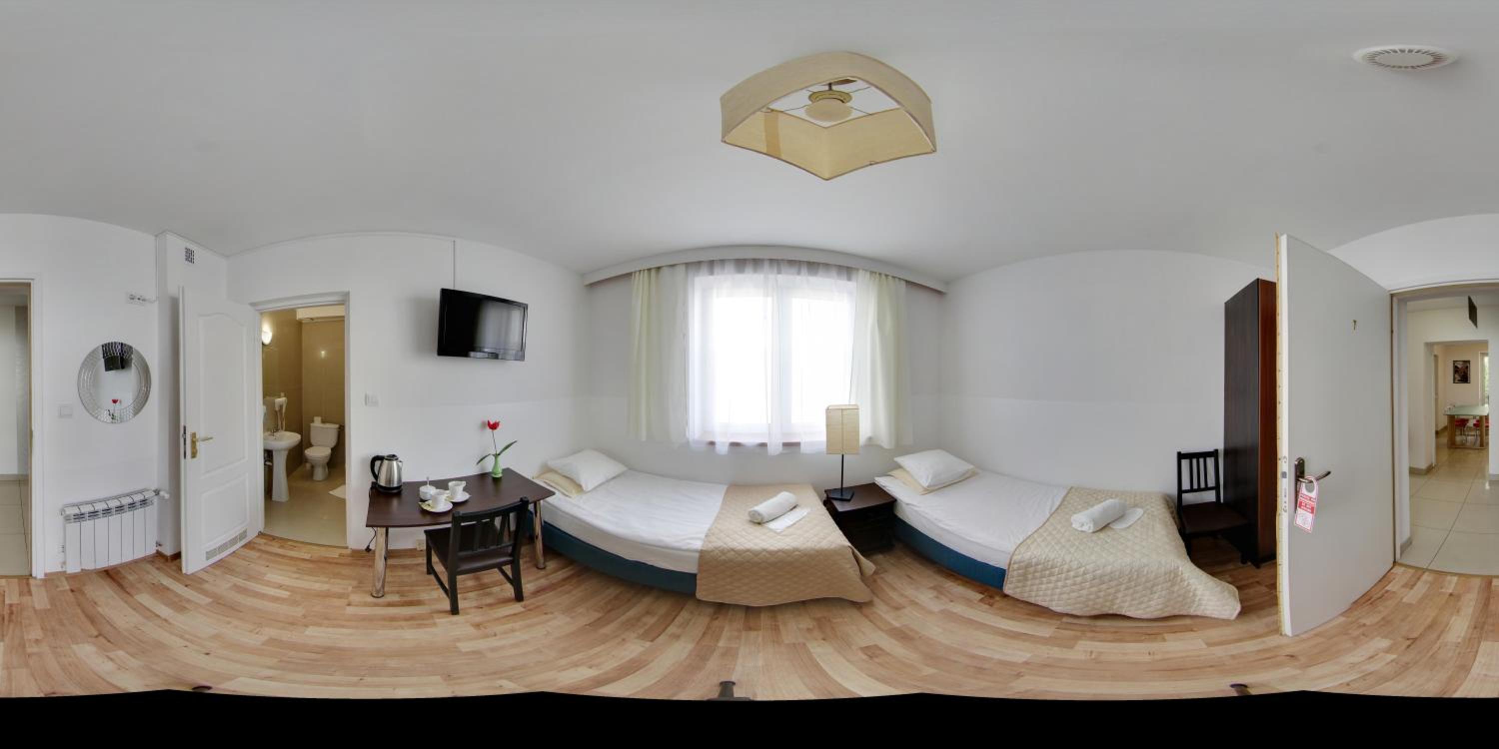 Twin Room - Photo 3