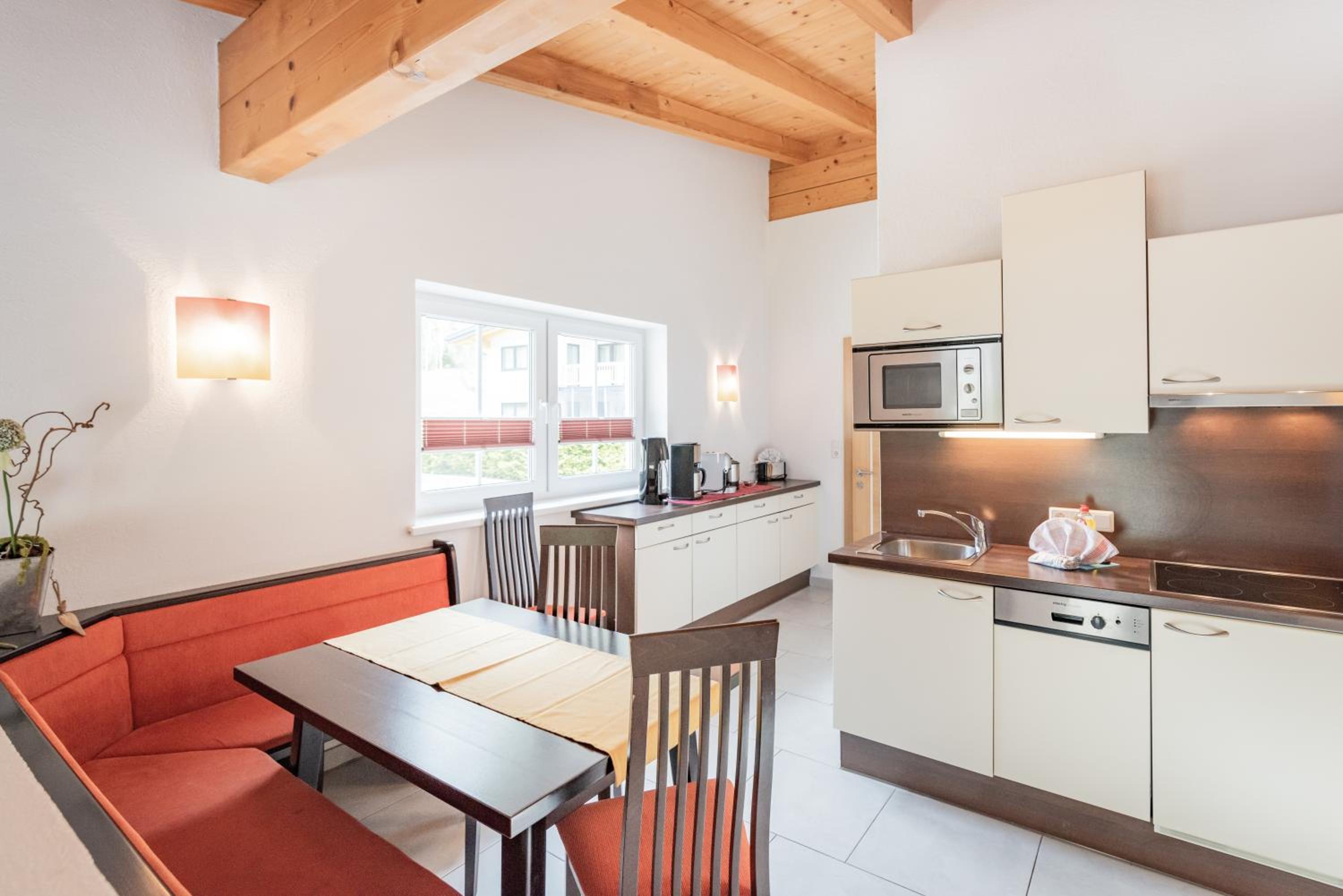 Two-Bedroom Apartment with Mountain VIew - Photo 17
