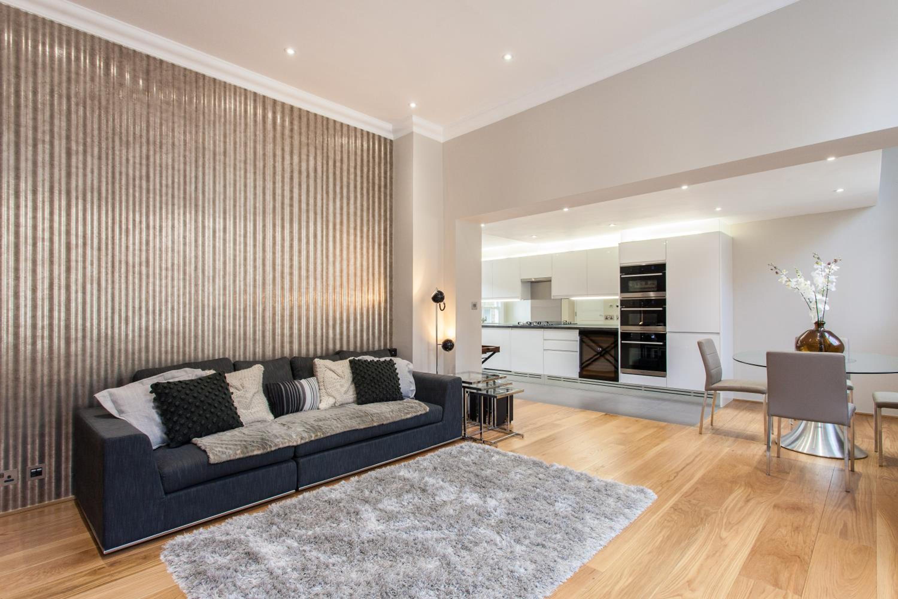 Flat 8 - Large One Bedroom Apartment photo 1