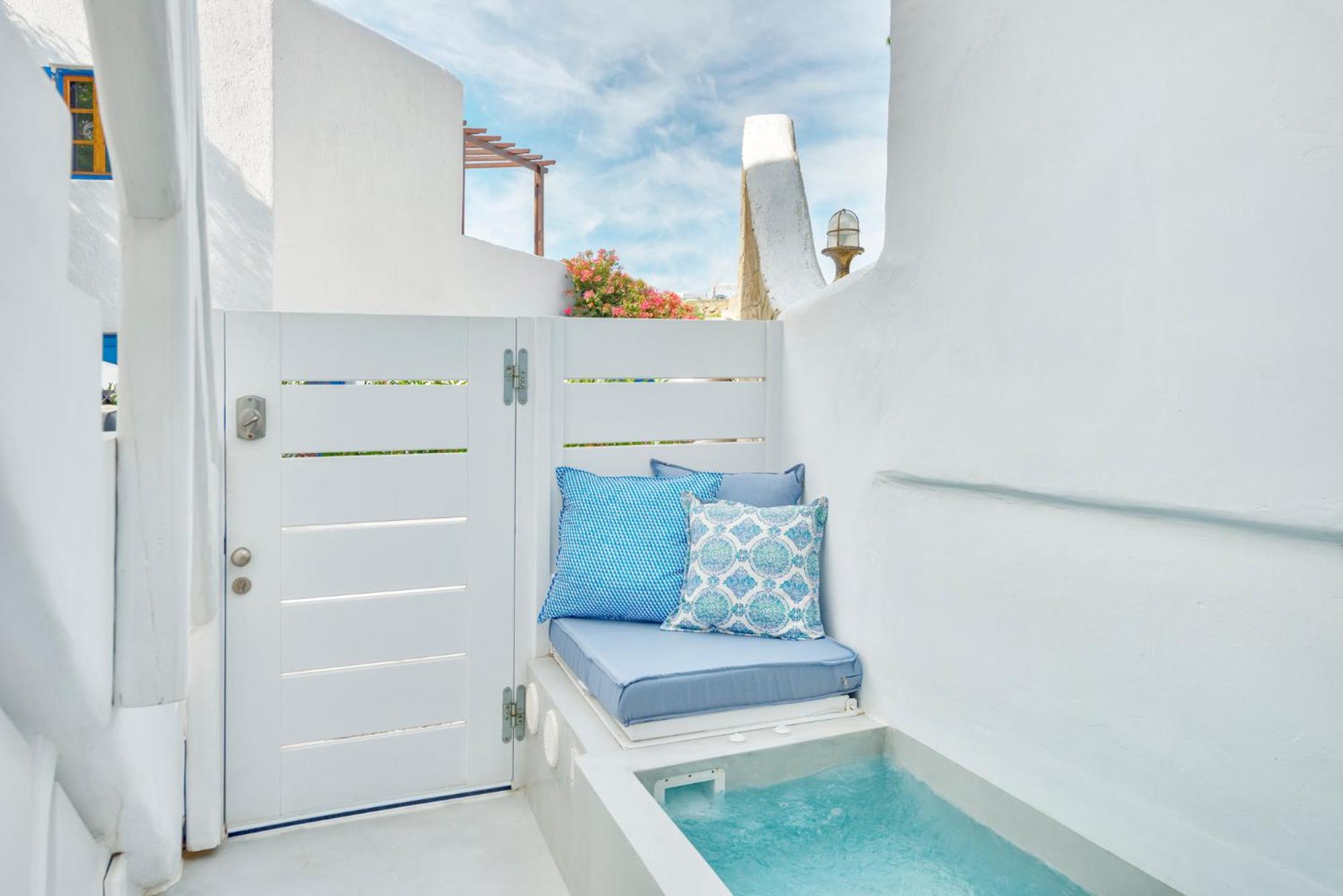 Cave Suite Outdoor Jetted Tub - Photo 25