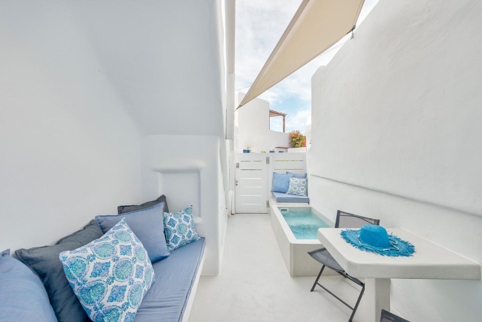 Cave Suite Outdoor Jetted Tub - Photo 2