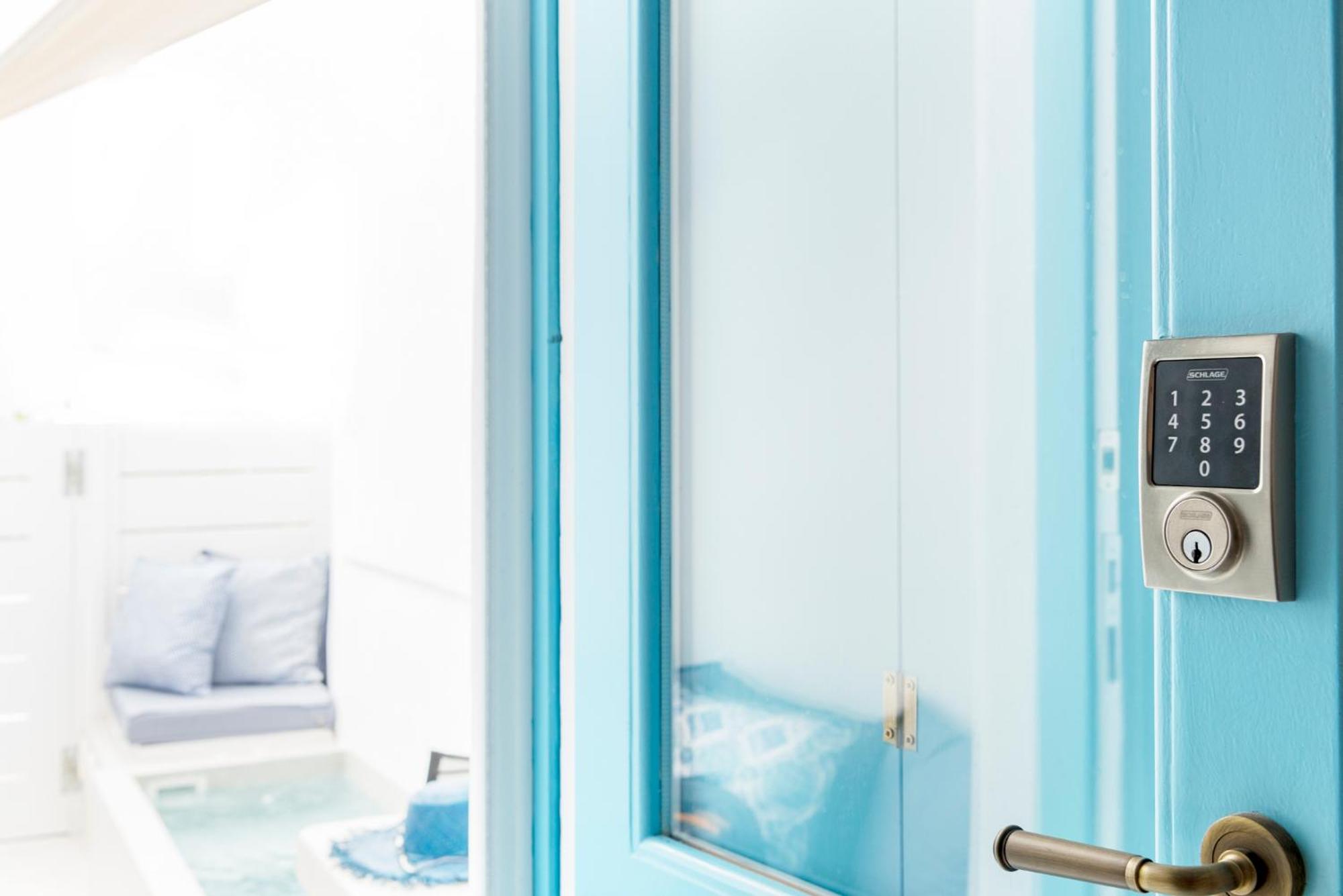 Cave Suite Outdoor Jetted Tub - Photo 4