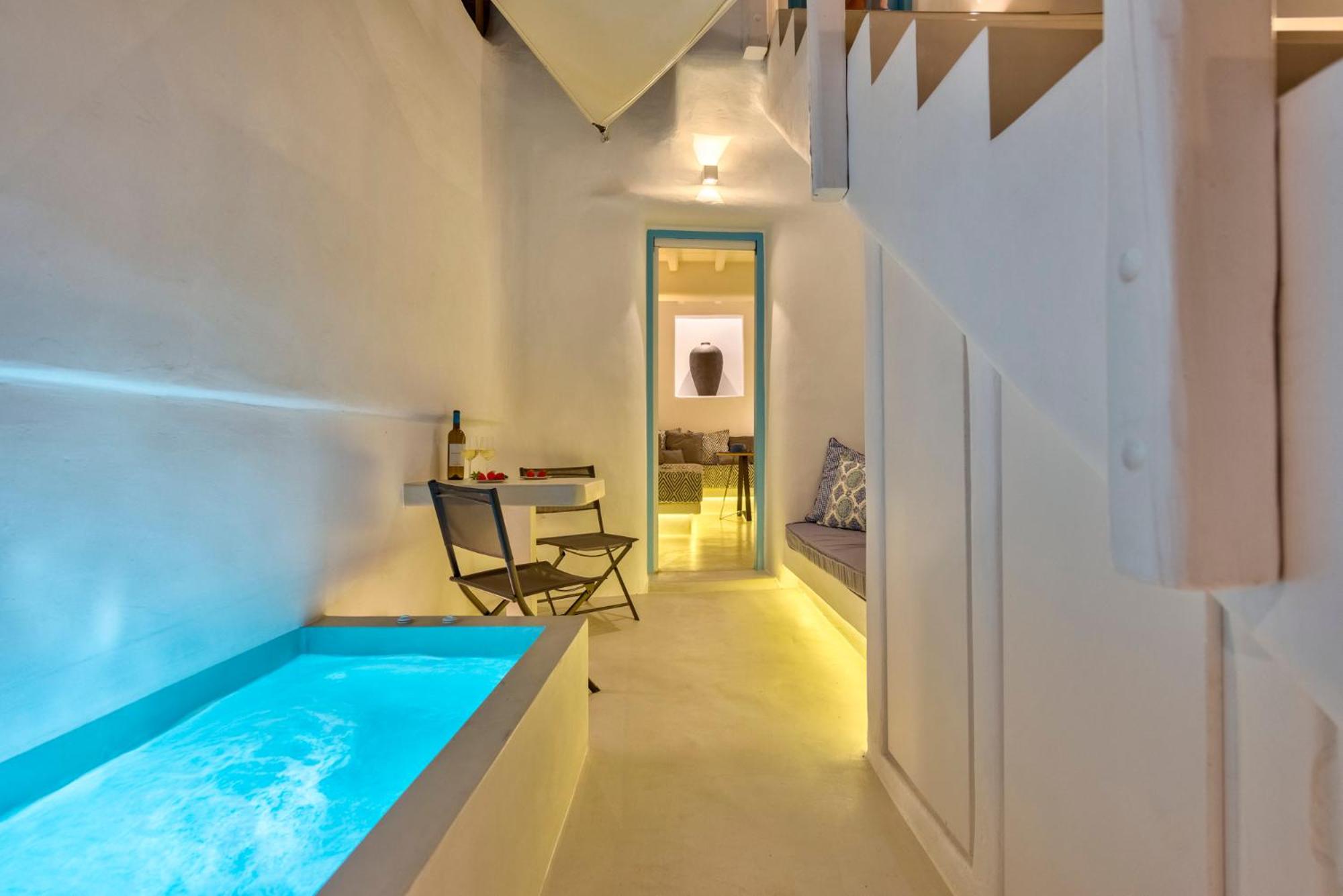 Cave Suite Outdoor Jetted Tub - Photo 11