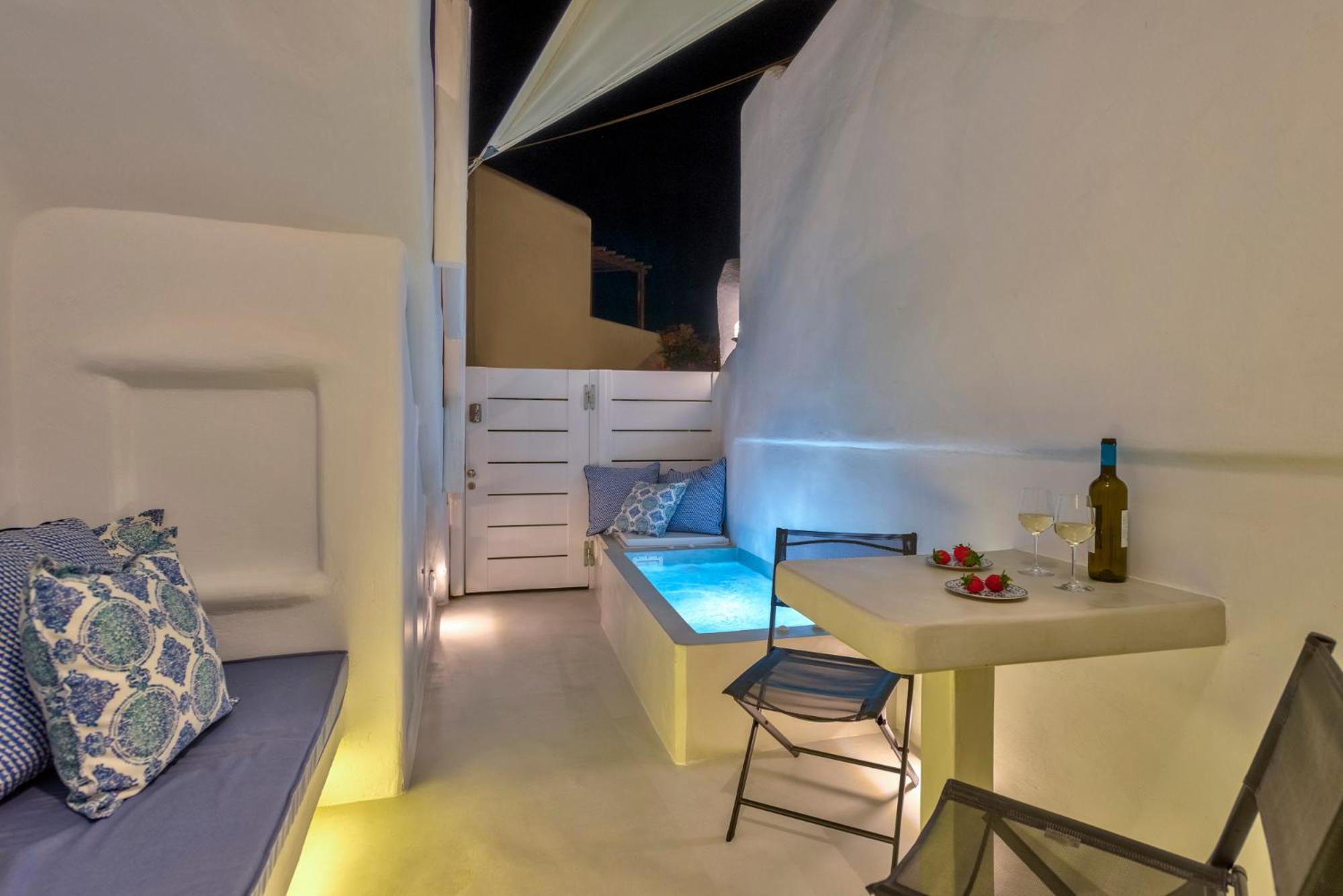 Cave Suite Outdoor Jetted Tub - Photo 12
