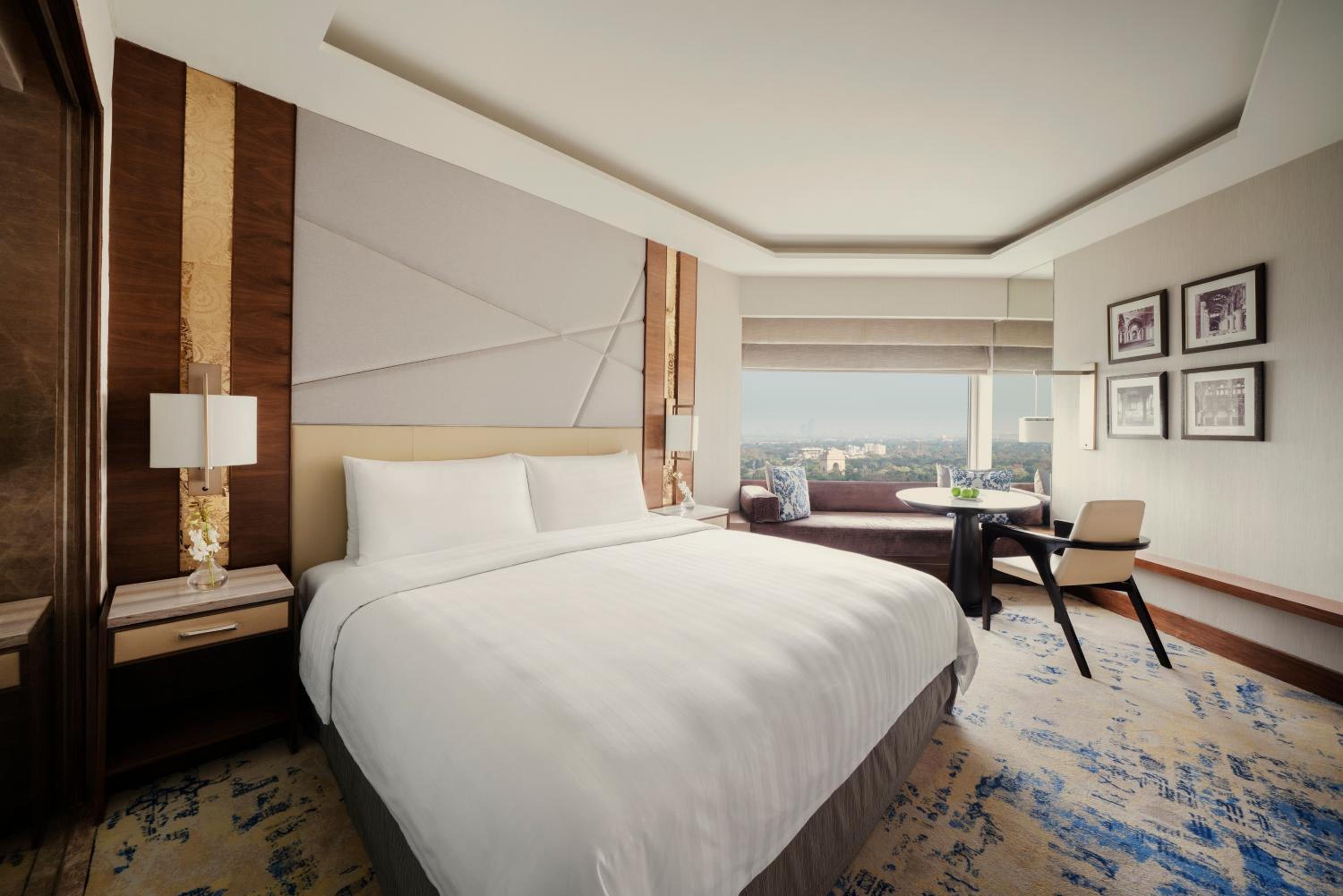 Deluxe King Room - Photo 4