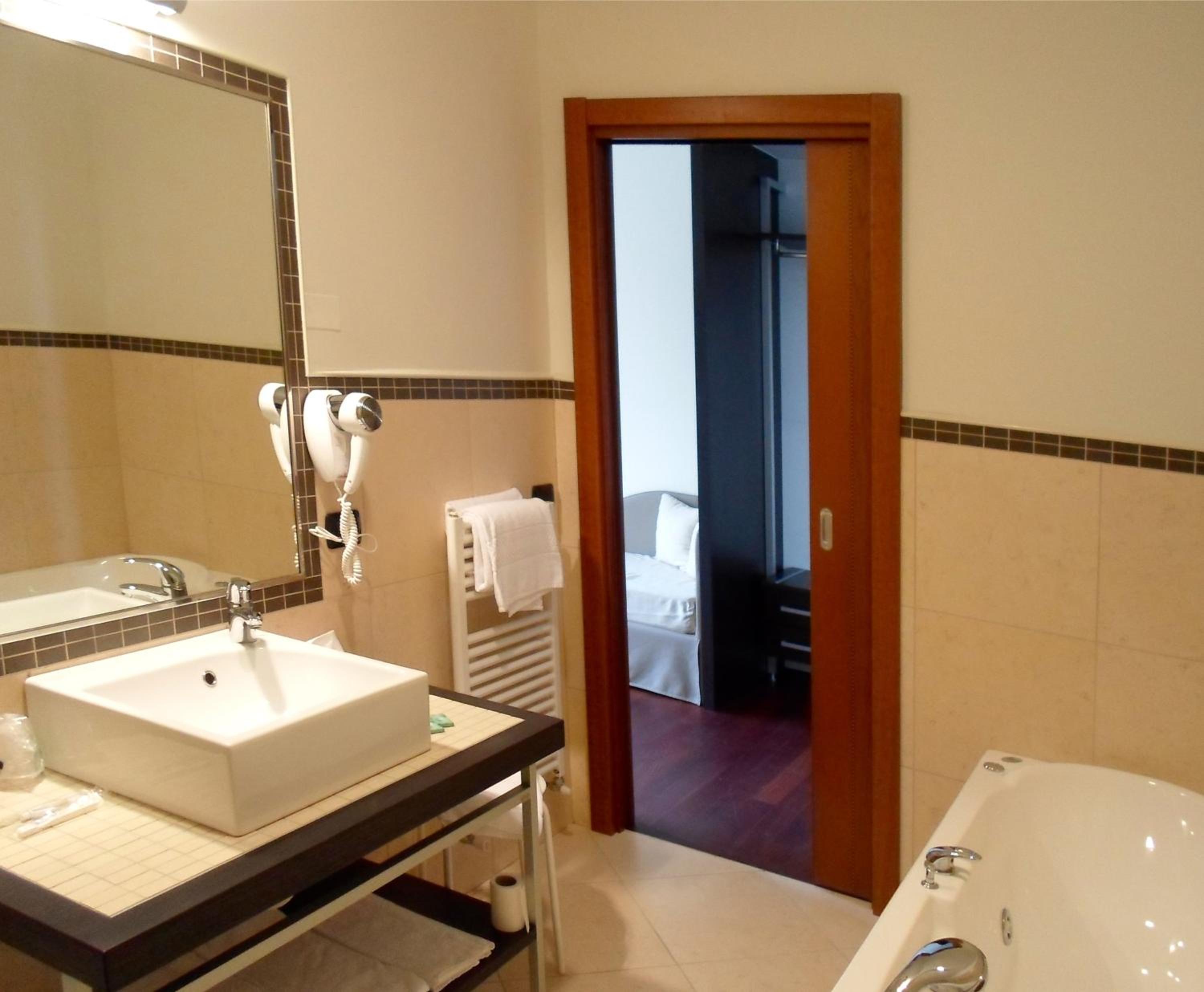 Superior Triple Room photo 2