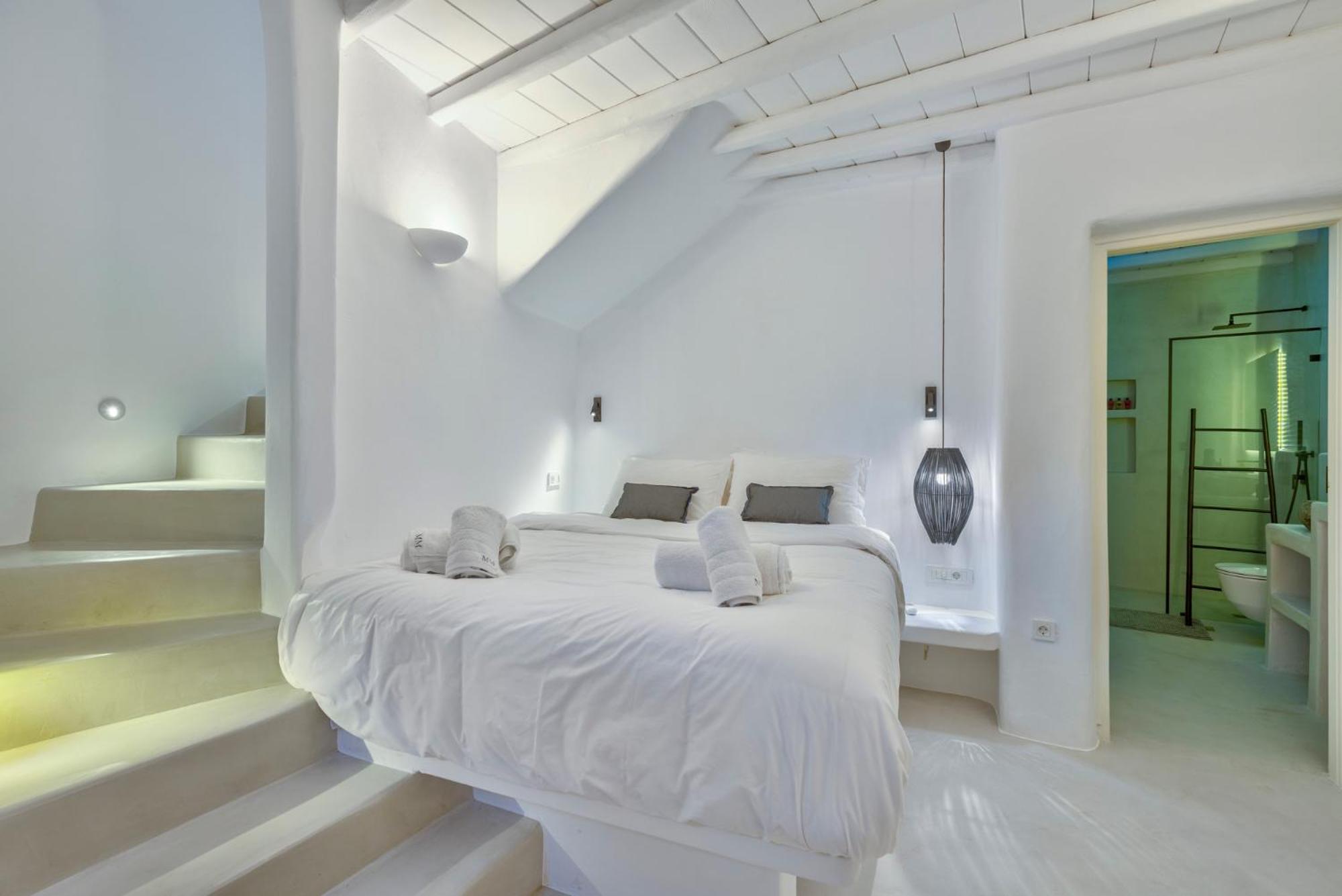 Mews Luxury Suite - Photo 20